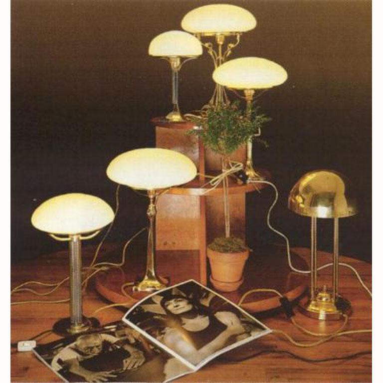 Josef Hoffmann, Opalglas-Tischlampe, Neuauflage, Woka-Lampen, Wien (Handgefertigt) im Angebot