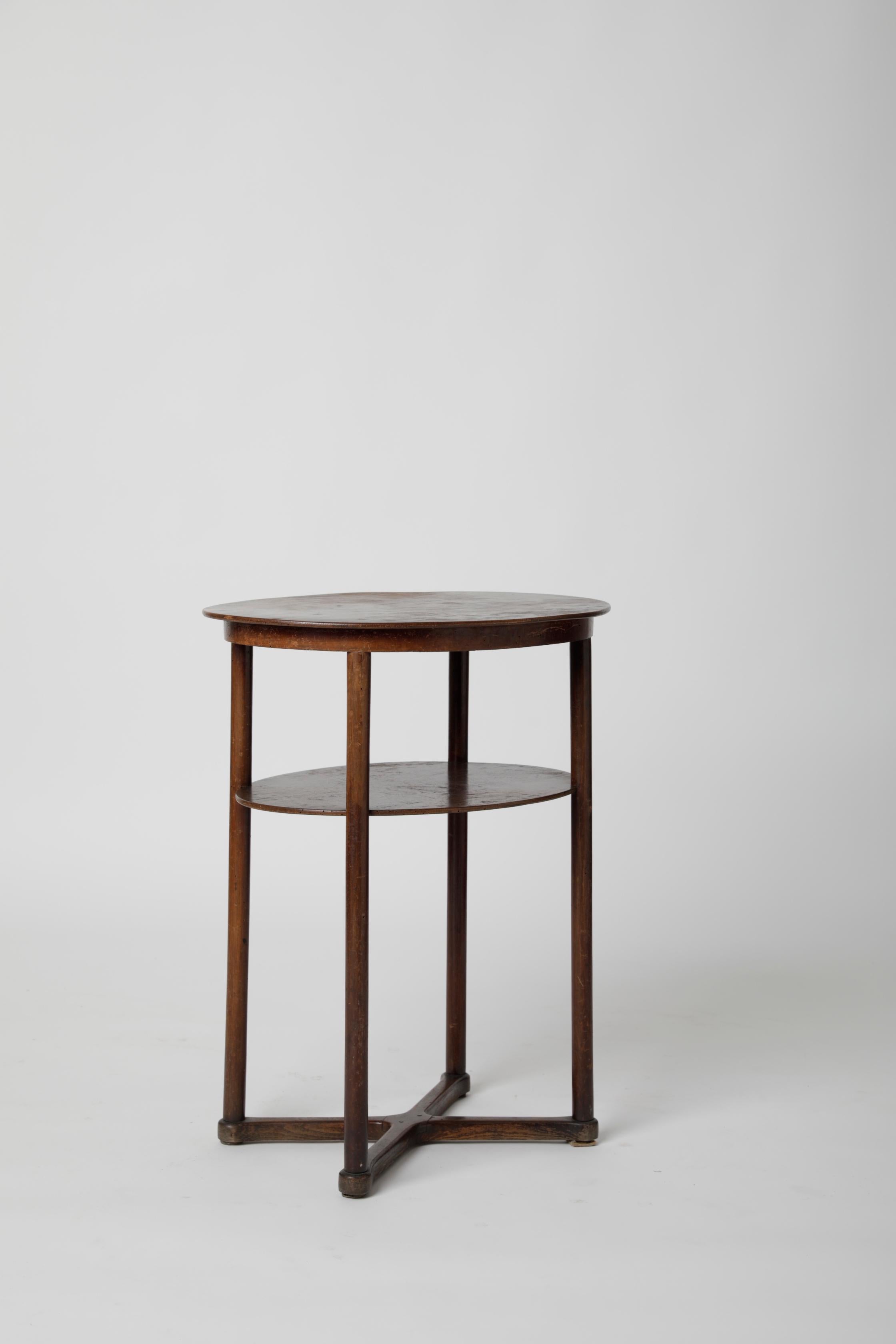 Bentwood side table by Josef Hoffmann, 1905 circa. Designed by the great Austrian designer and also founder of the famous 