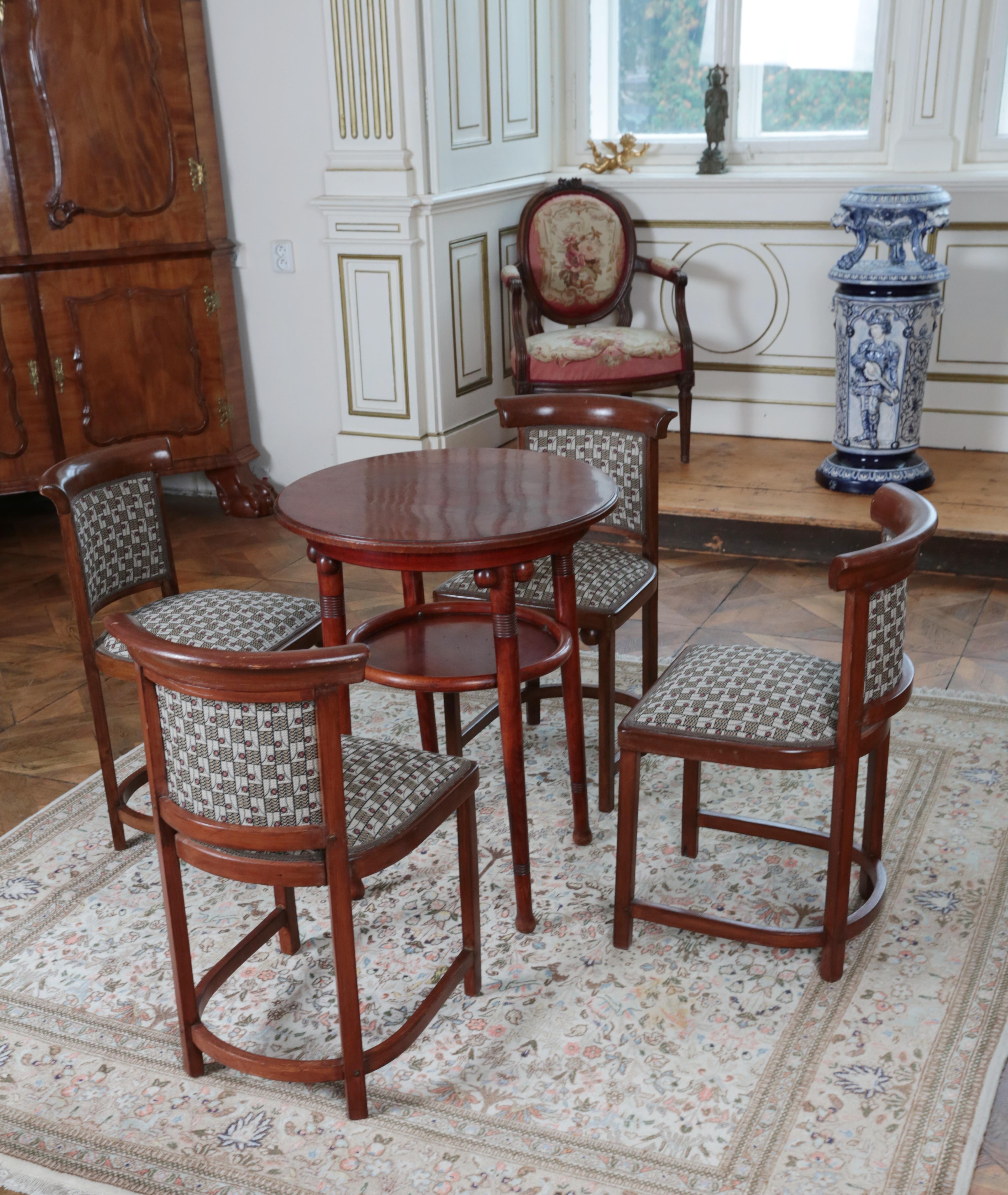 Fabric Josef Hoffmann set with Bat table For Sale