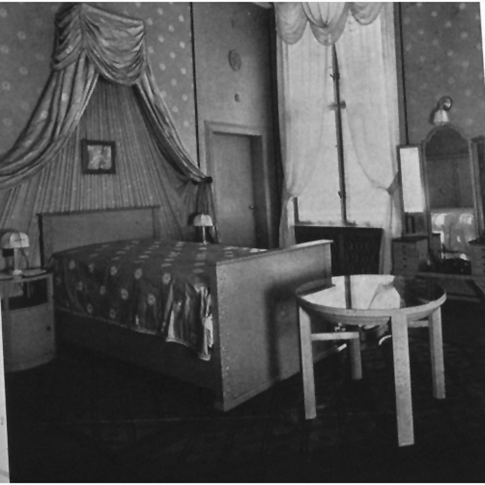 Autrichien Lampe de bureau en soie et laiton Villa Primavesi de Josef Hoffmann, réédition en vente