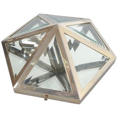 Lampada da parete a piramide in ottone e vetro in stile Josef Hoffmann
