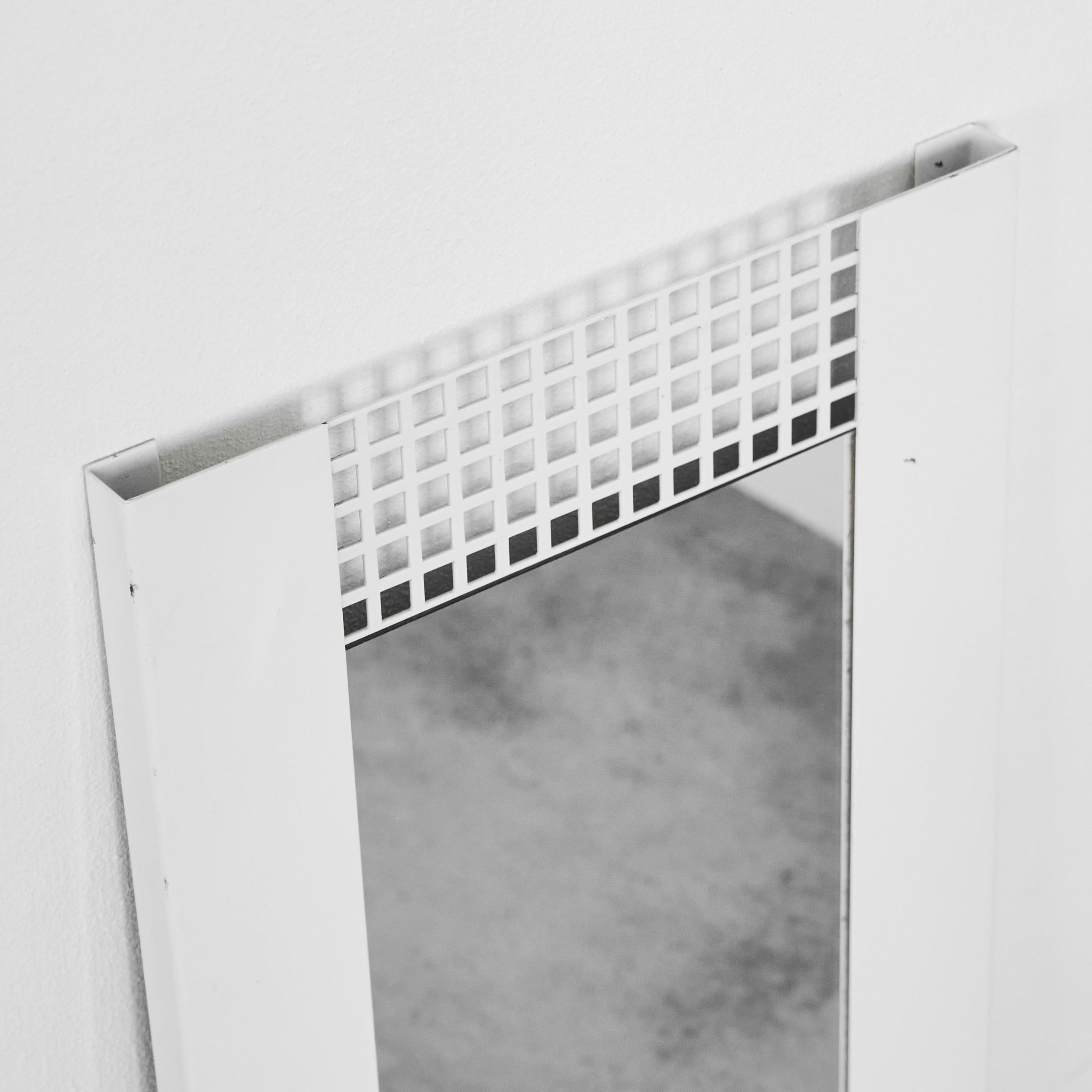 20th Century Josef Hoffmann Style Mirror in White Lacquered Metal 1970s For Sale
