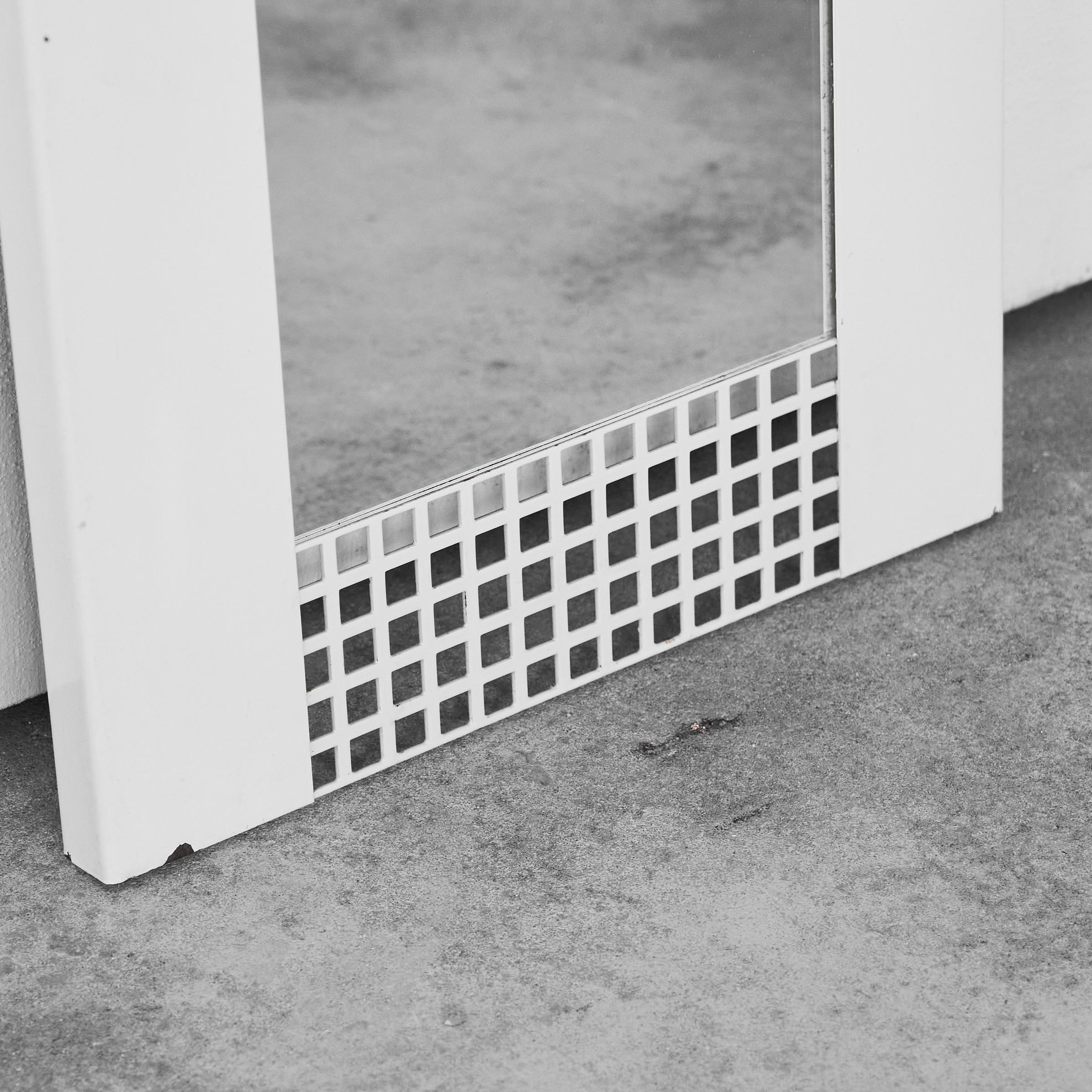Josef Hoffmann Style Mirror in White Lacquered Metal 1970s For Sale 1
