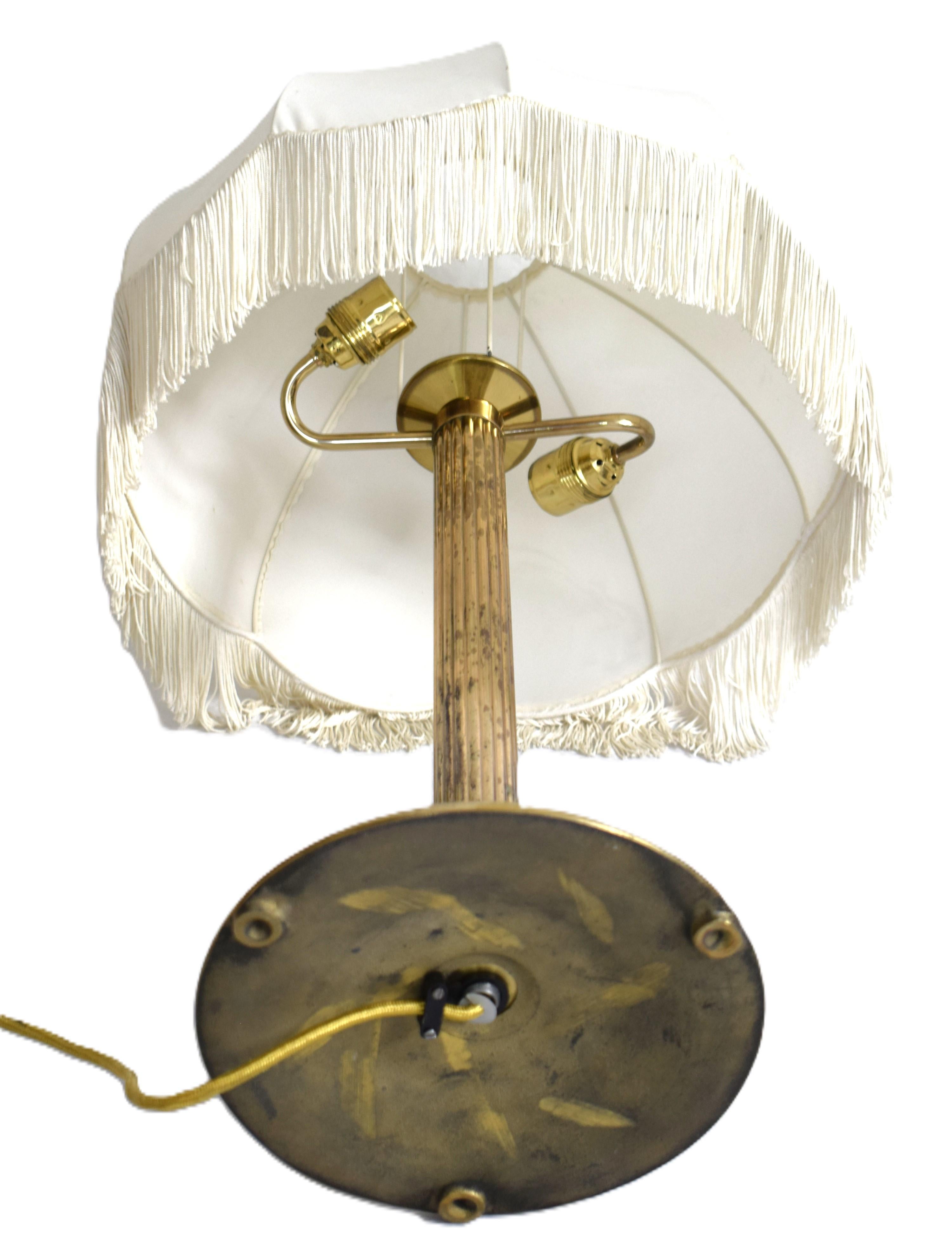 Josef Hoffmann, lámpara de sobremesa de seda y latón, Villa Primavesi en Bueno estado para la venta en Purkersdorf, AT