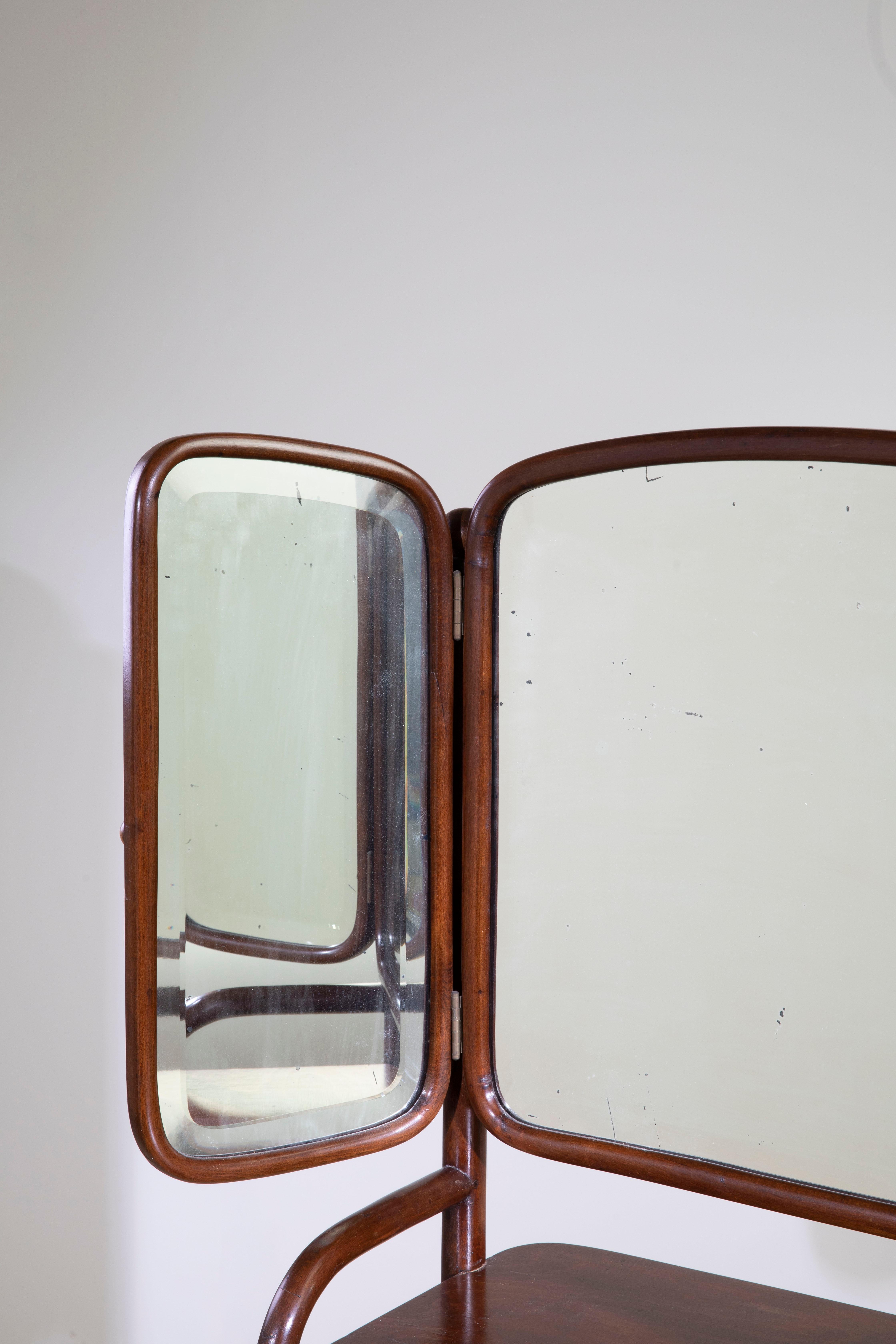 Josef Hoffmann, Toeletta in faggio modello 1134, prodotta da J&J Kohn, 1904 In condizioni buone in vendita a Firenze, IT