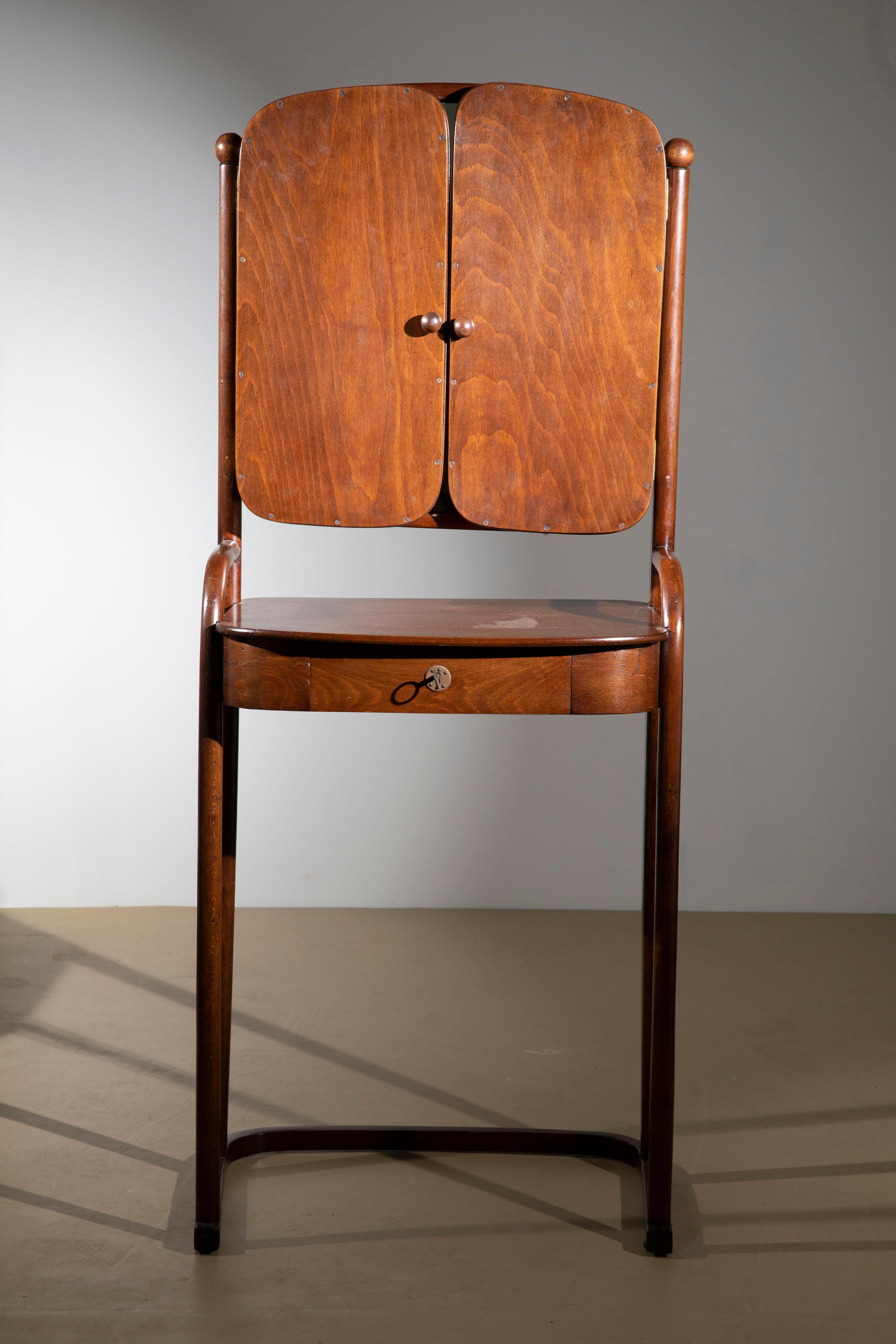 Josef Hoffmann, Toeletta in faggio modello 1134, prodotta da J&J Kohn, 1904 in vendita 2