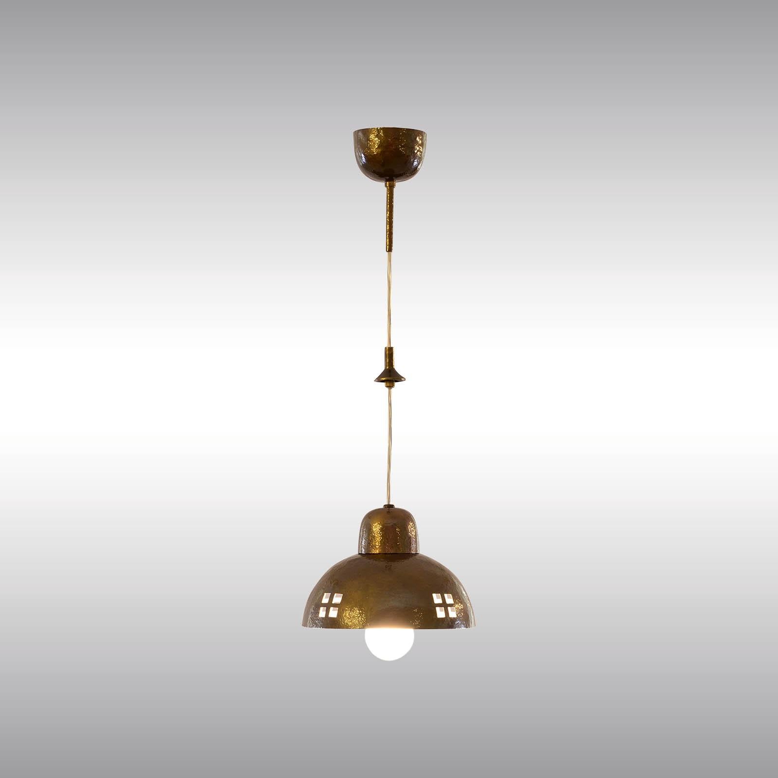 Before the funding of the historical Wiener Werkstätte, four pieces of this lamp were designed and manufactured for the Hochstetter Apartment.
Now manufactured at the Woka Lamps Workshop in Vienna
Most components according to the UL regulations,