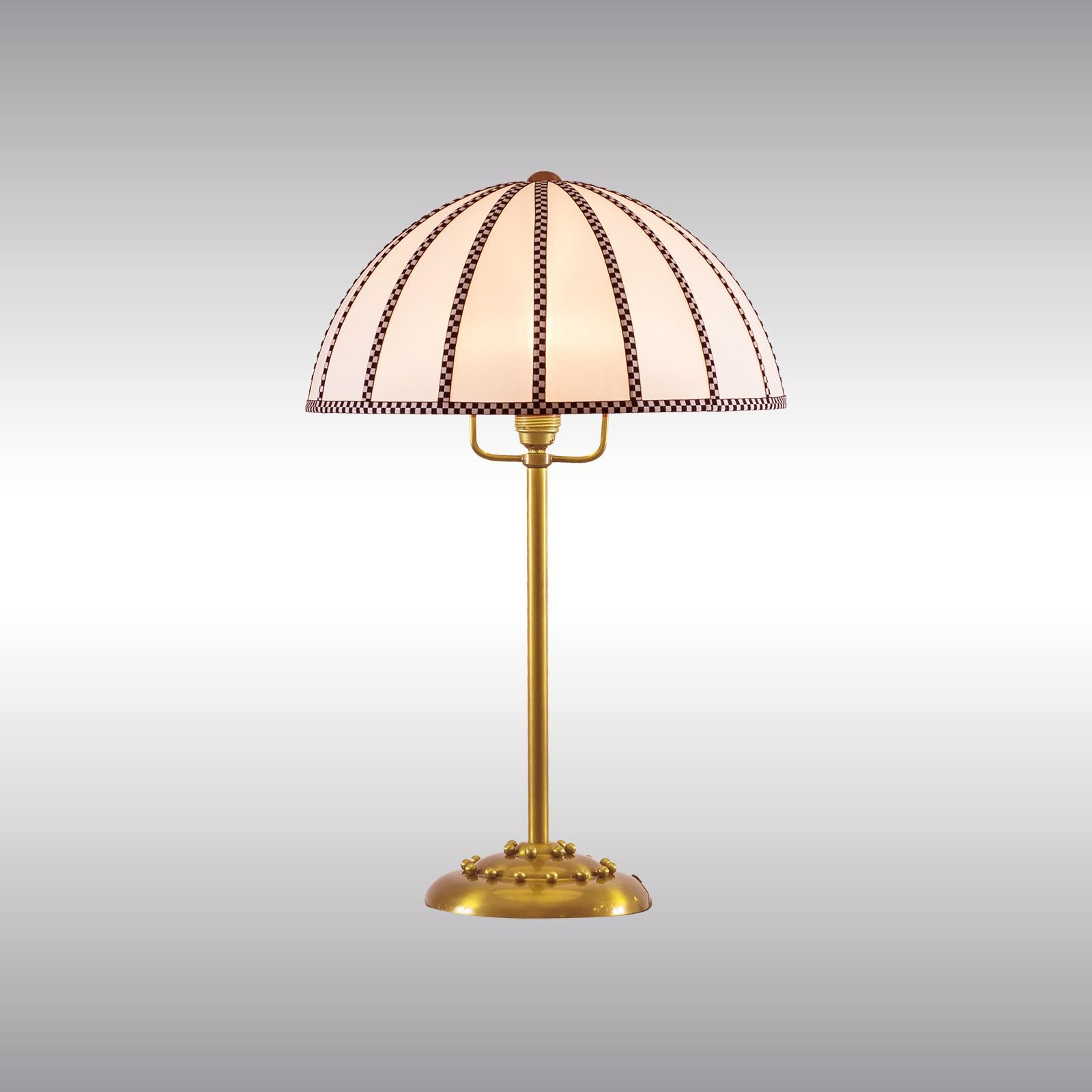 Fait main Josef Hoffmann Wiener Werkstätte Lampe de table Jugendstil en soie et laiton, réédition en vente