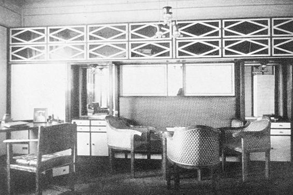 Josef Hoffmann & Wiener Werkstätte Jugendstil Style Pende, Re Editon In New Condition For Sale In Vienna, AT
