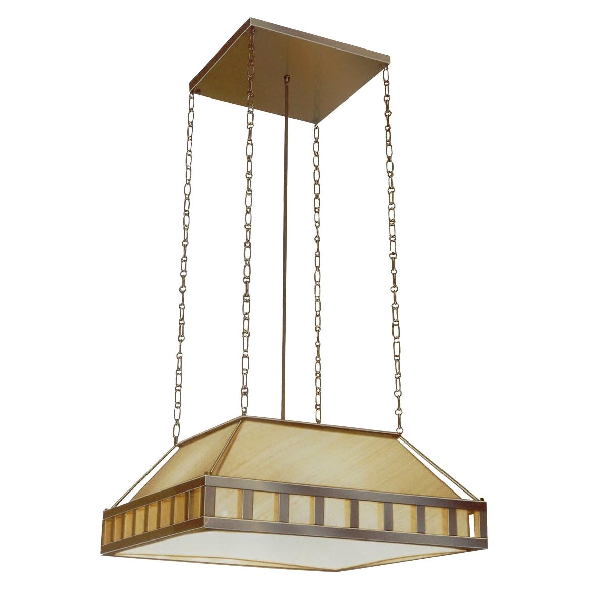 Lampada in ottone laccato o nichelato. Il paralume di seta è disponibile in qualsiasi colore, con l'interno bianco. Tutto fatto a mano. Opzionalmente il fondo può essere ricoperto da un vetro opalino indurito in una cornice di ottone.
Sono