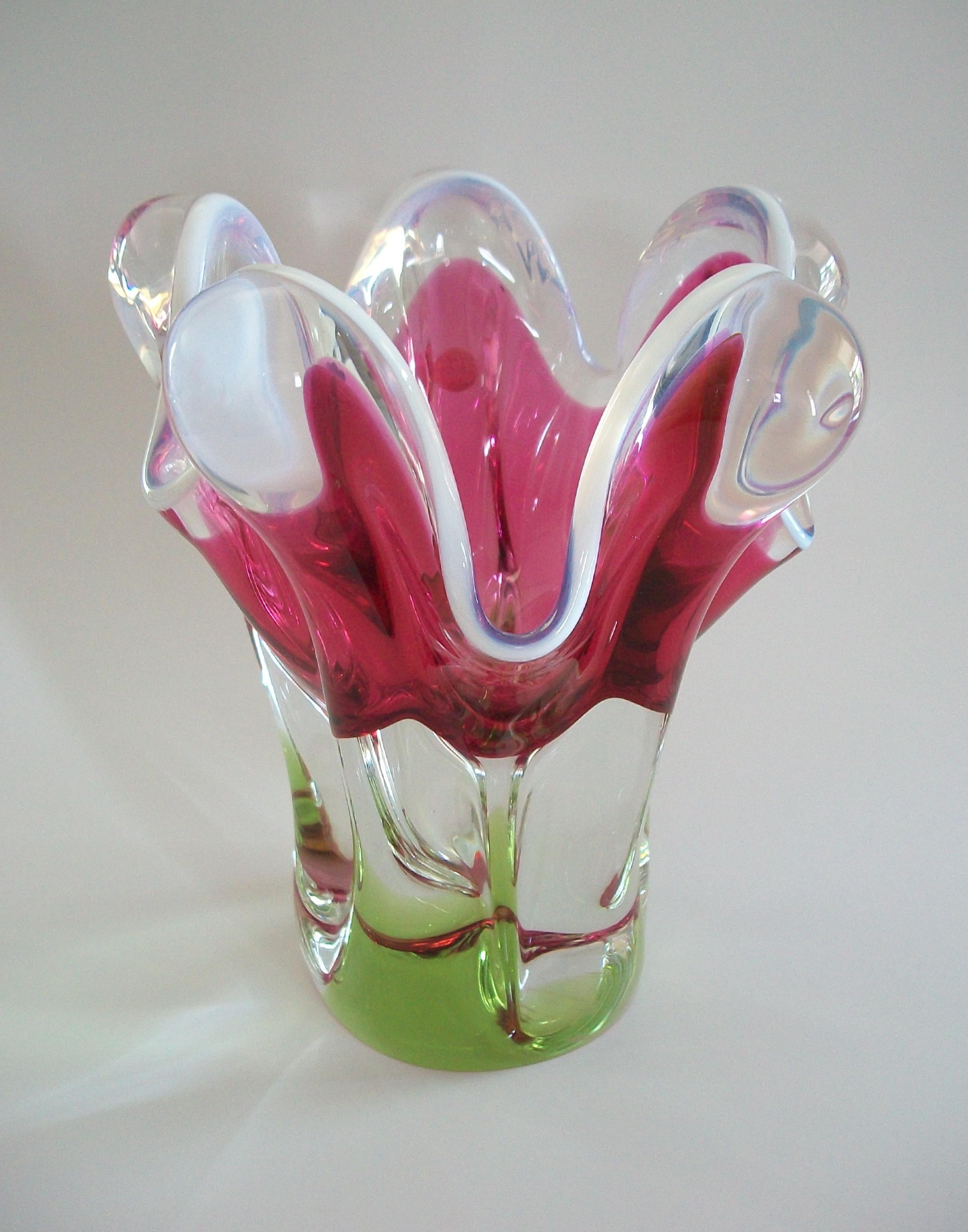 JOSEF HOSPODKA - BOROCRYSTAL - Mid Century Glass Vase - Czechia - Circa 1950 en venta 10