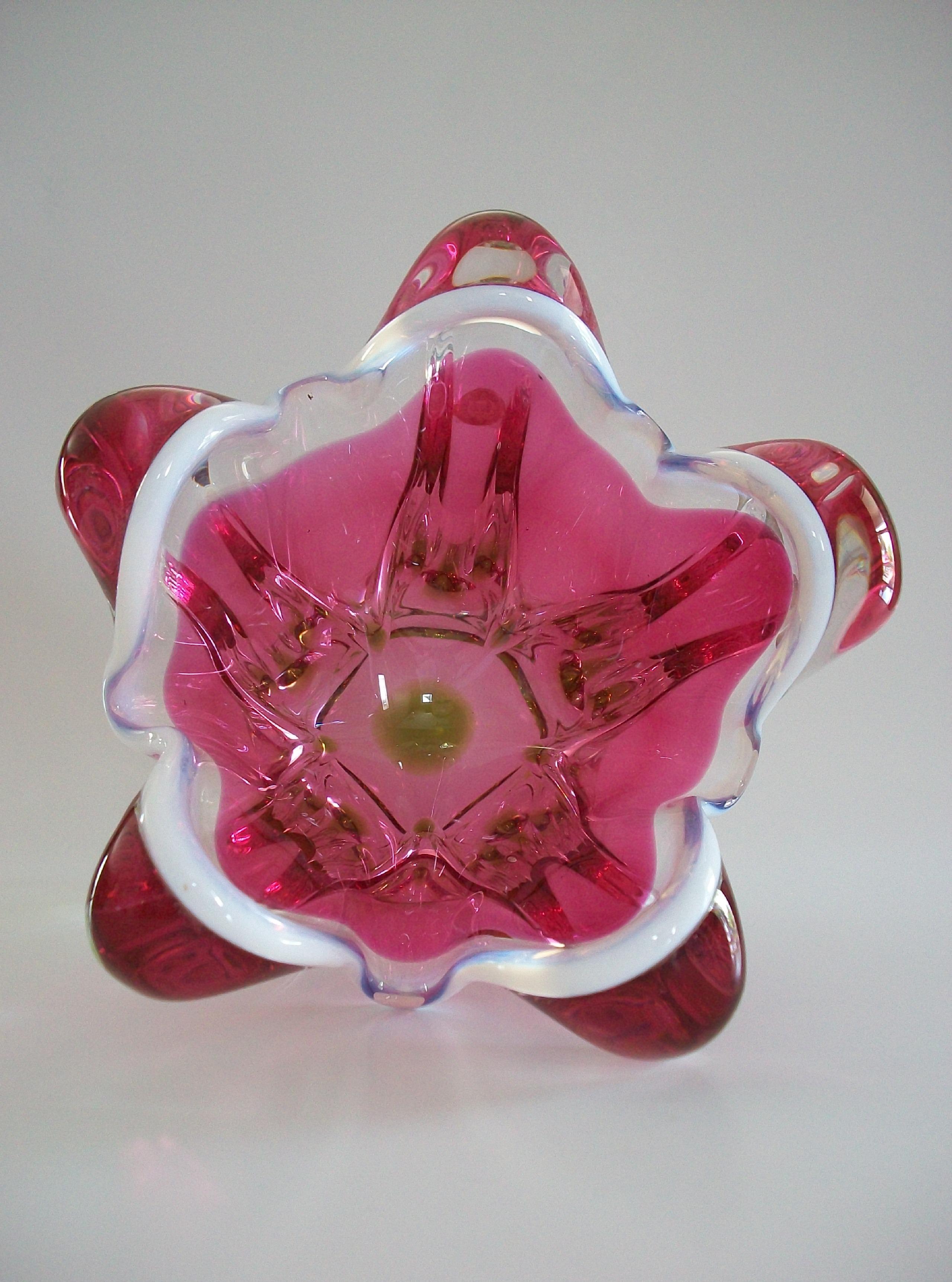 JOSEF HOSPODKA - BOROCRYSTAL - Mid Century Glass Vase - Czechia - Circa 1950 en venta 11