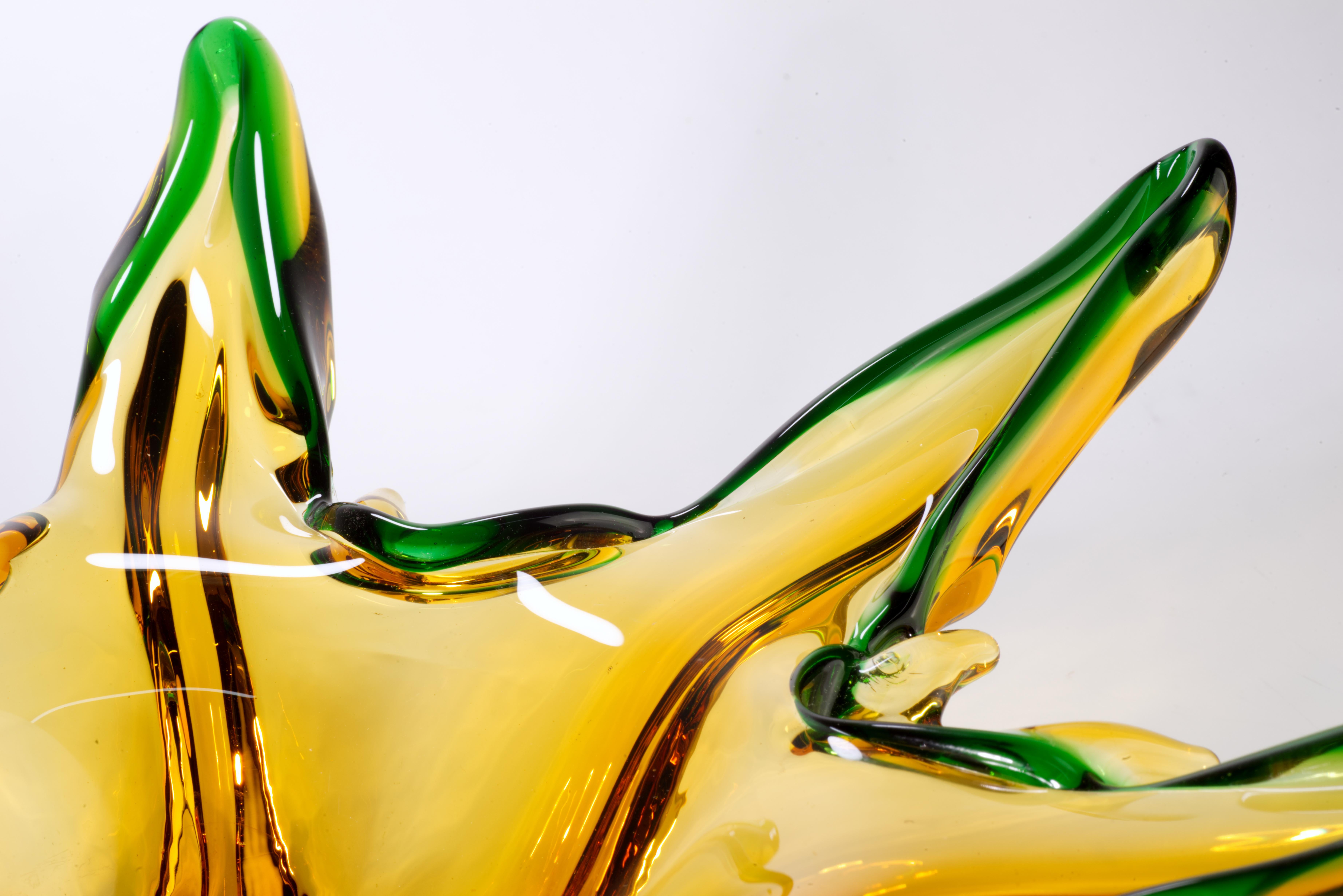 Bol ambré et vert Josef Hospodka pour Chribska Glassworks, verre d'art tchèque en vente 2