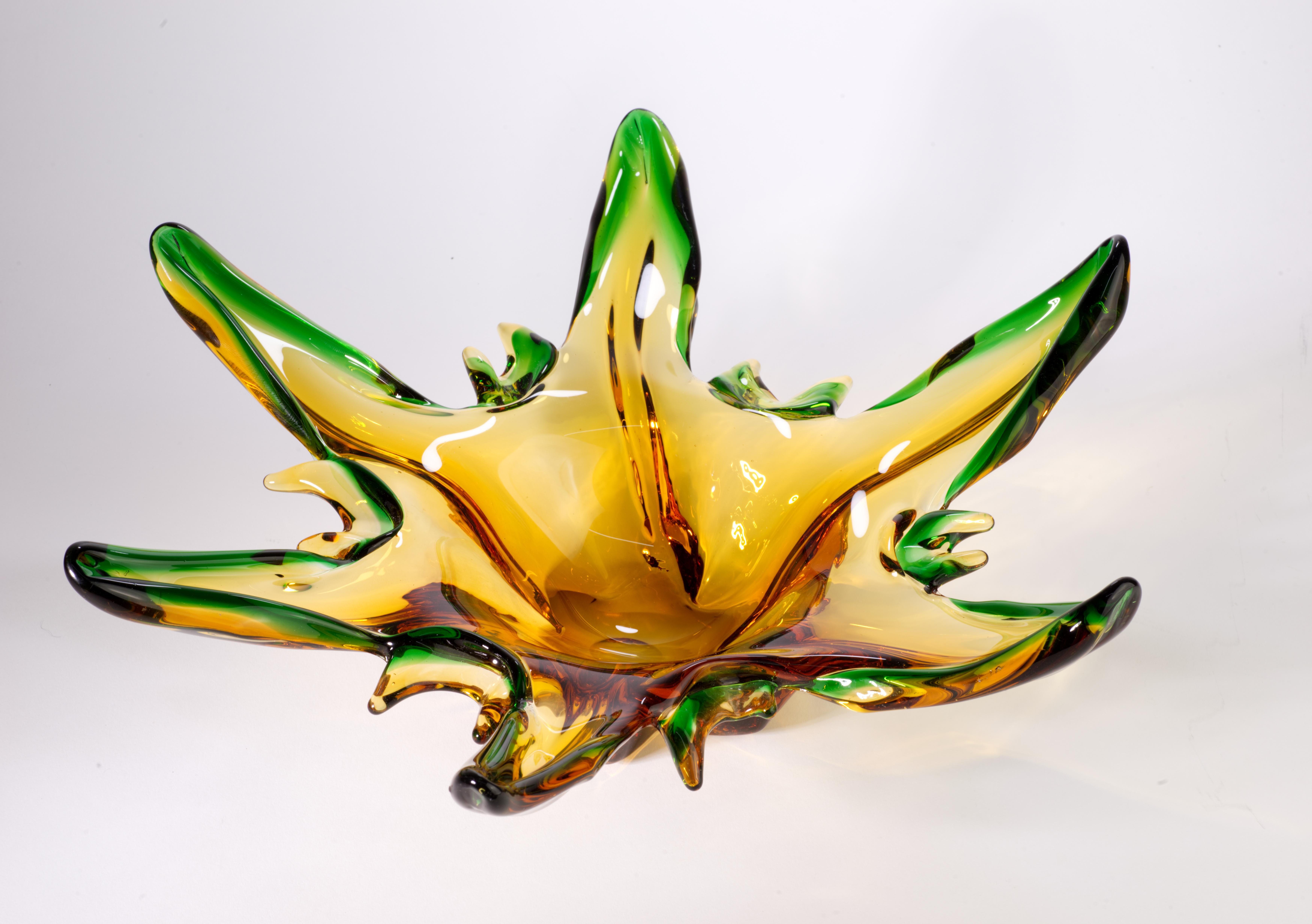 Fait main Bol ambré et vert Josef Hospodka pour Chribska Glassworks, verre d'art tchèque en vente
