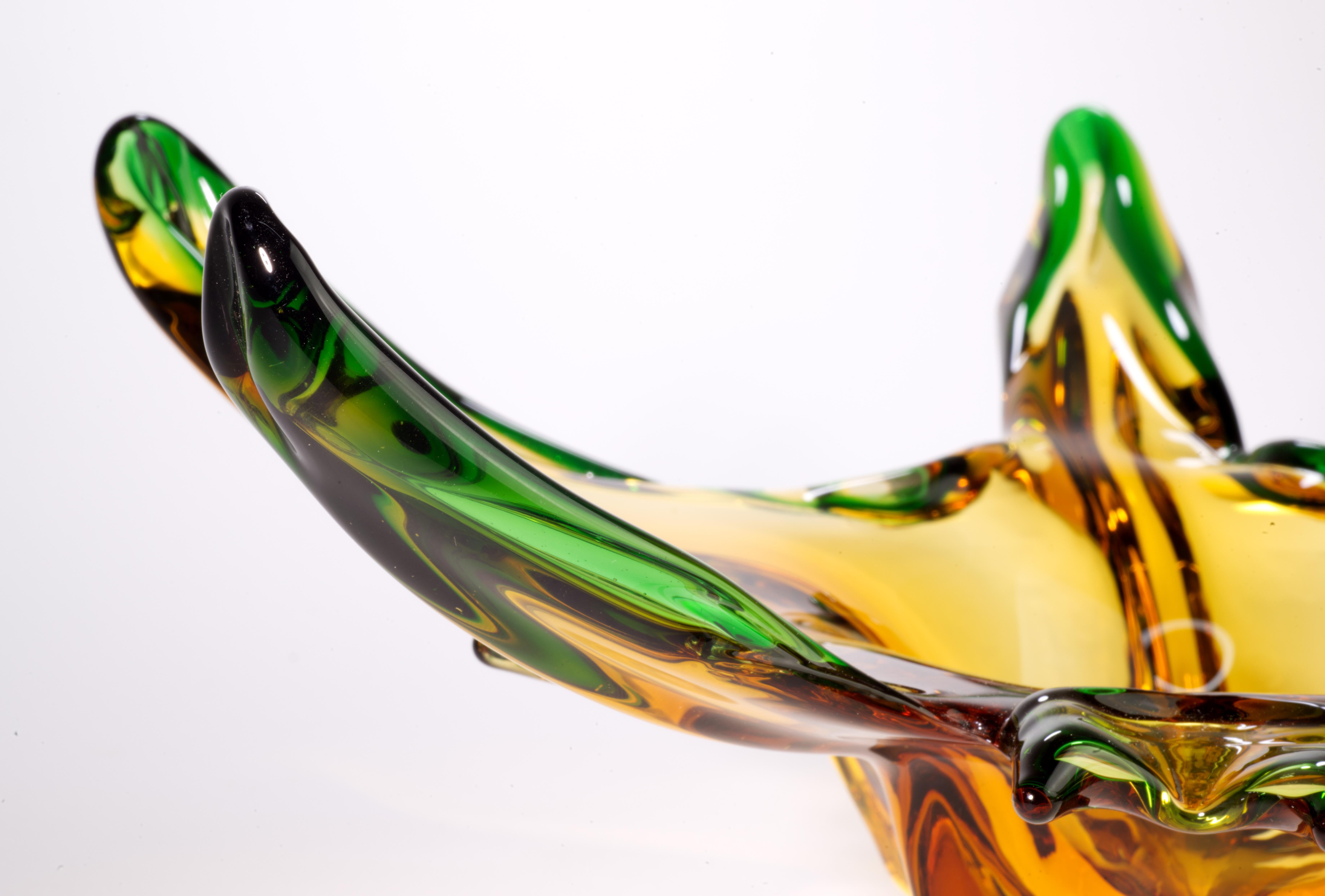 Bol ambré et vert Josef Hospodka pour Chribska Glassworks, verre d'art tchèque en vente 1
