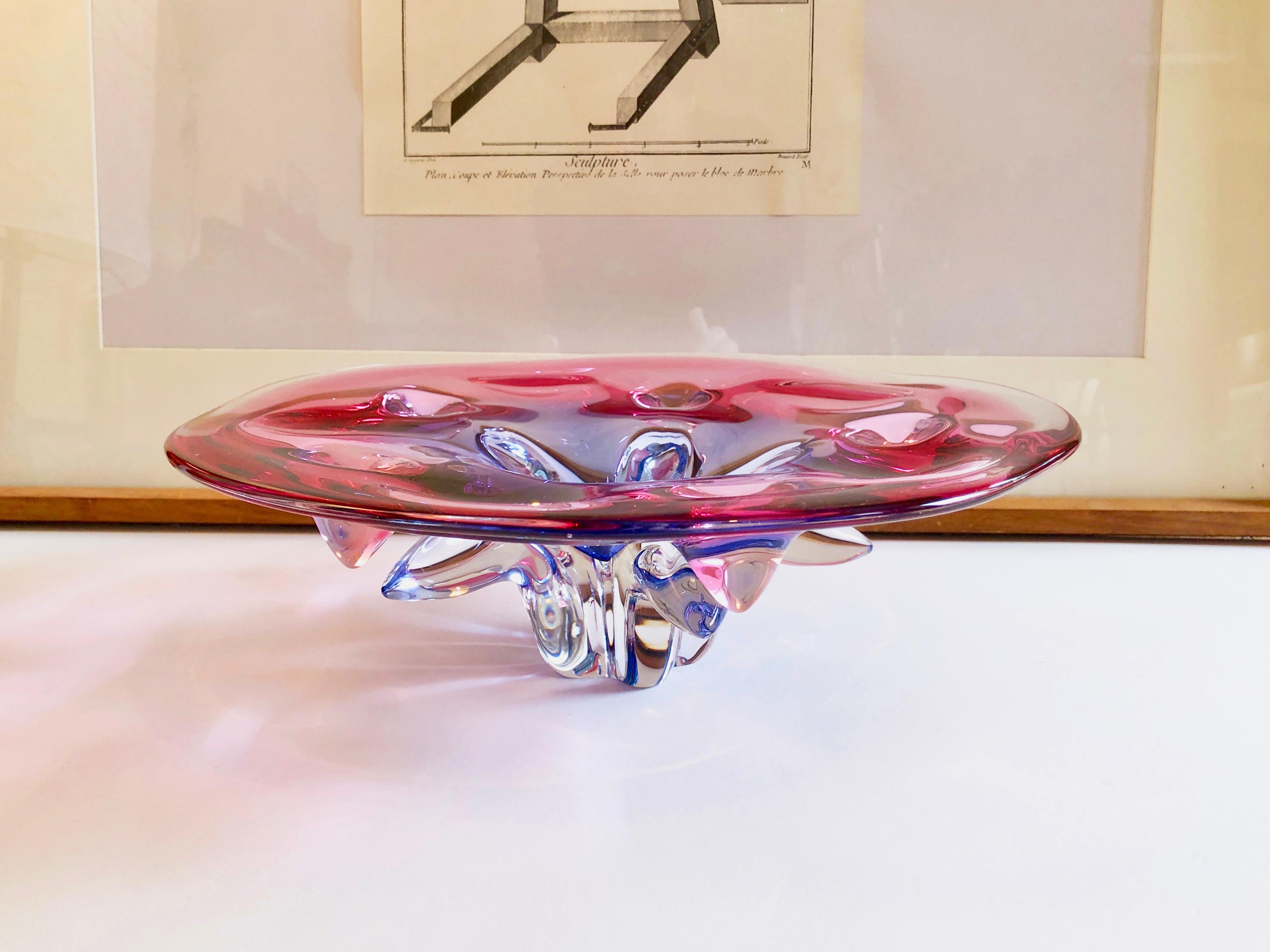 Josef Hospodka, Schale aus rosa-lila Chribska-Kunstglas, Tschechisch, 1960er Jahre (Handgefertigt) im Angebot