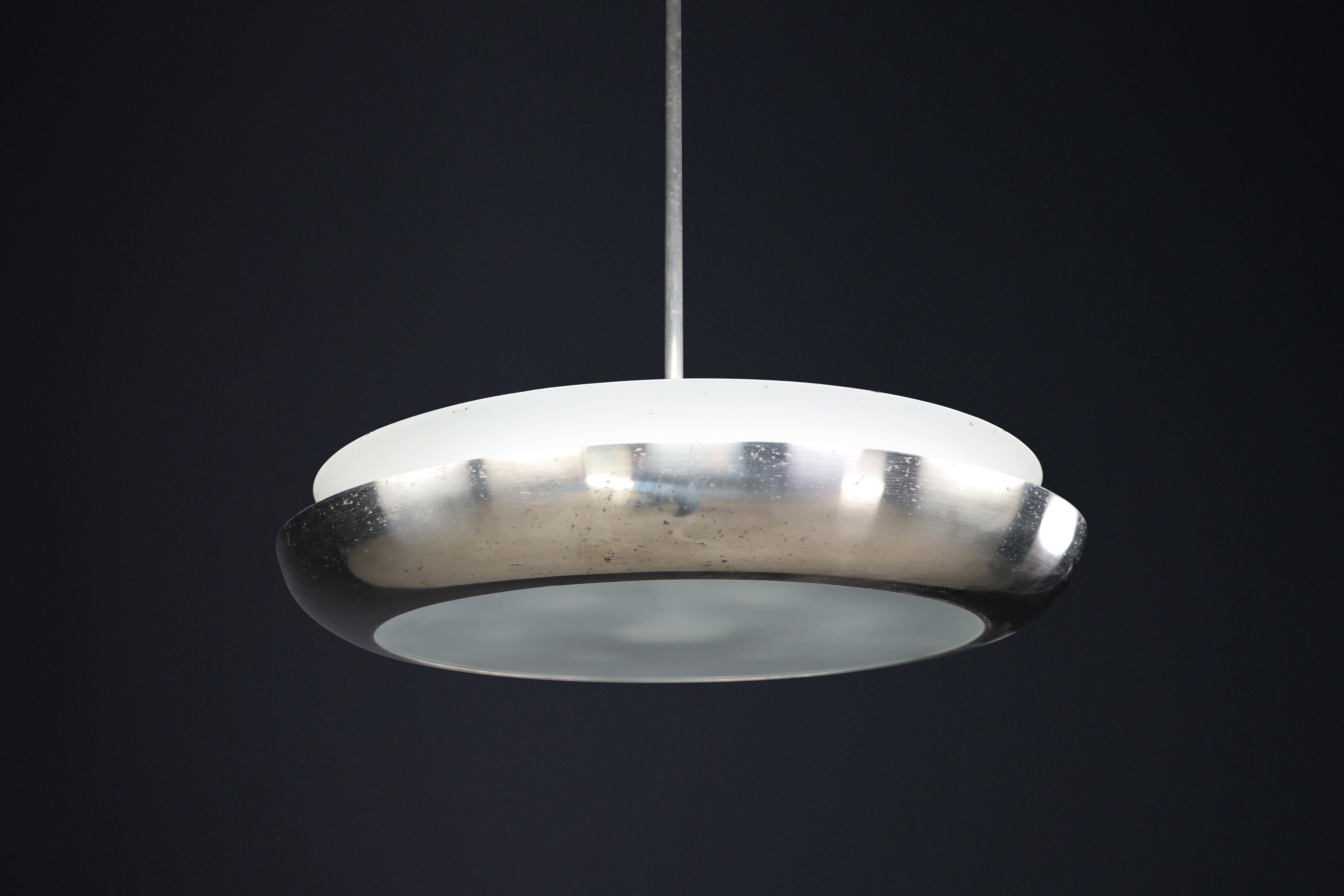 Mid-Century Modern Pendentif Josef Hurka pour Napako, chrome patiné, métal, verre, CZ, années 1940 en vente