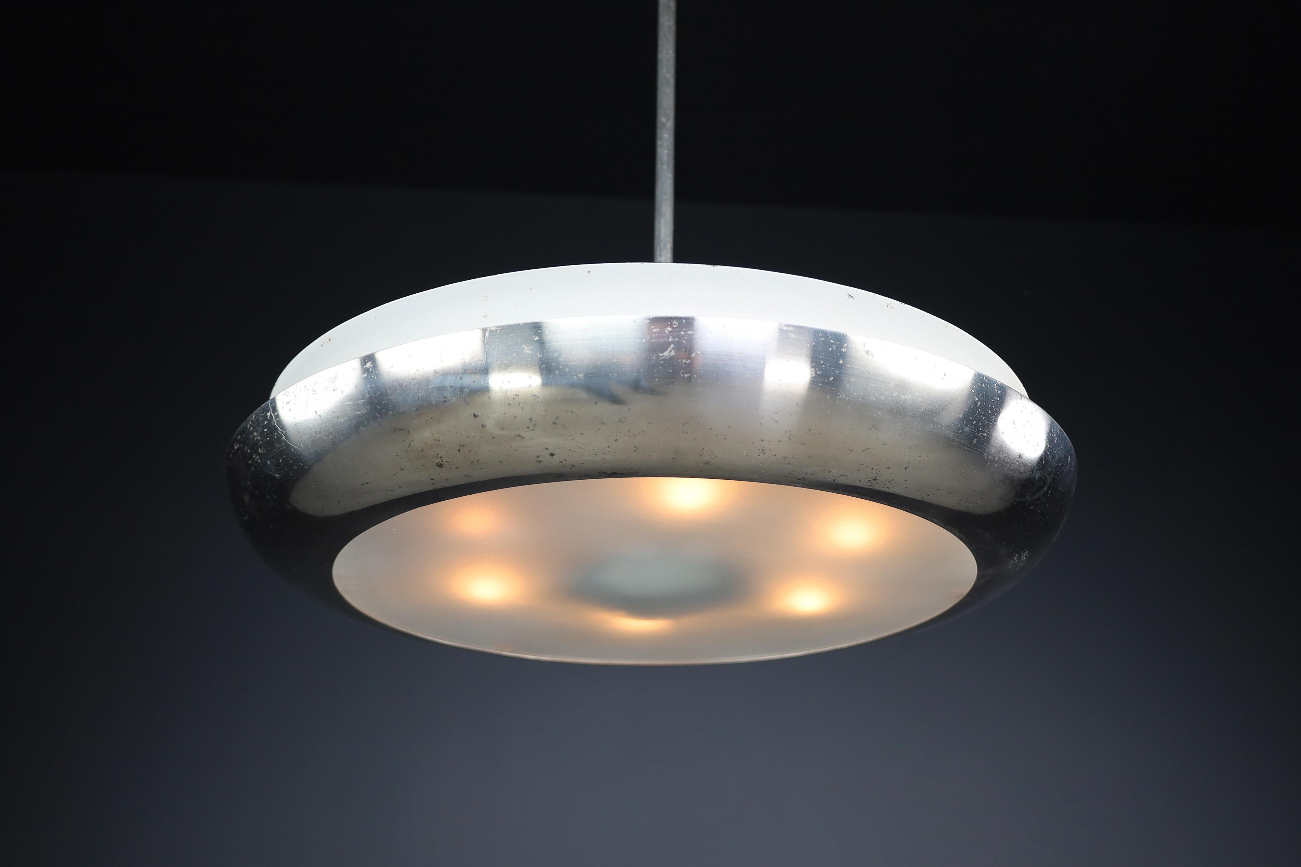 Pendentif Josef Hurka pour Napako, chrome patiné, métal, verre, CZ, années 1940 en vente 1