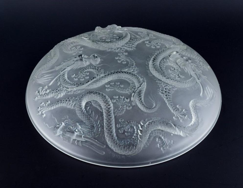 Josef Inwald, große Kunstglasschale aus Barolac Glas, mit orientalischen Drachen im Angebot 1