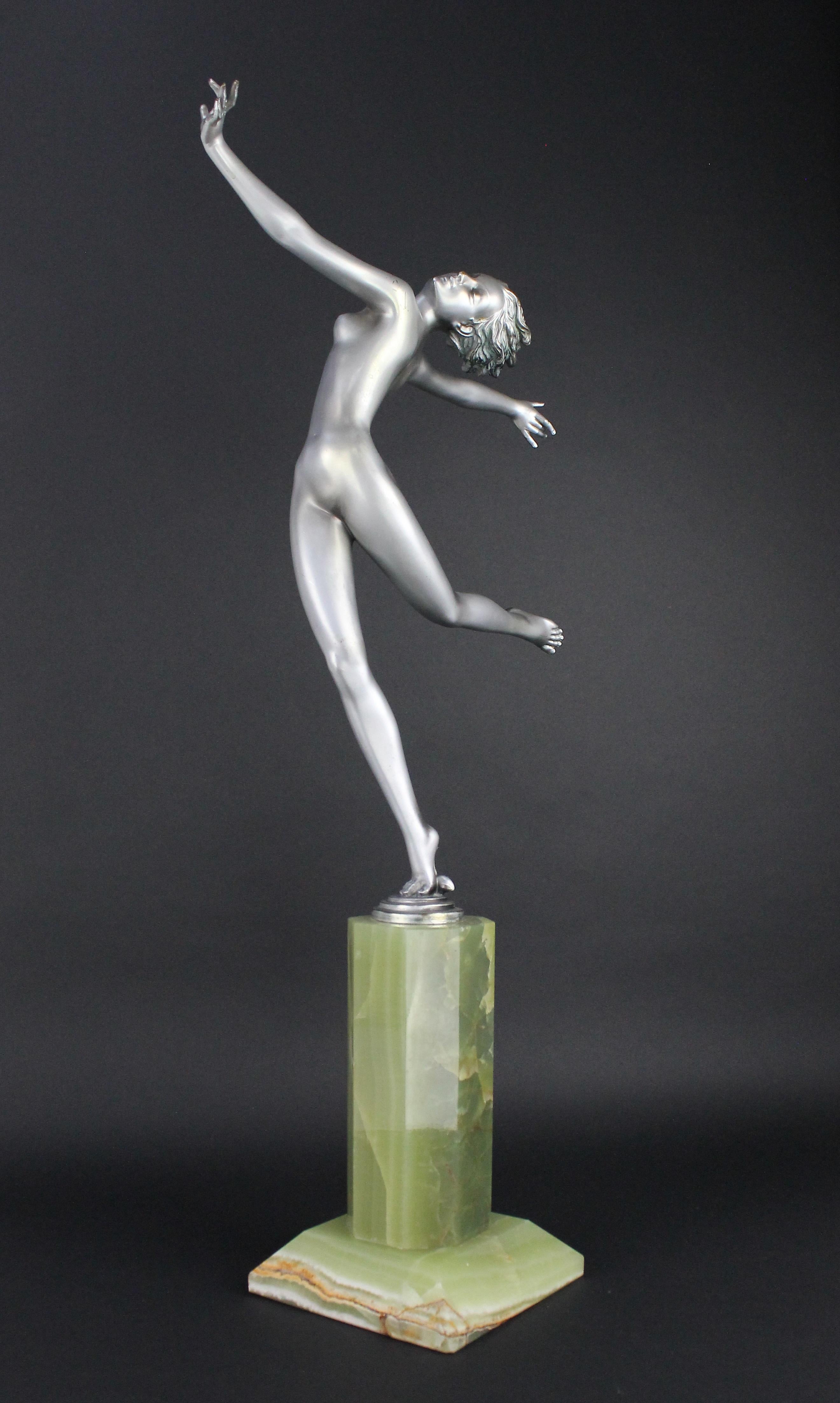 Josef Lorenzl monumental Art Deco bronze sculpture.

Large and impressive, height 75cm.
The cold painted bronze sculpture is mounted on a Brazilian green onyx plinth.
The plinth has a minor and insignificant repair. The onyx base is 16 x