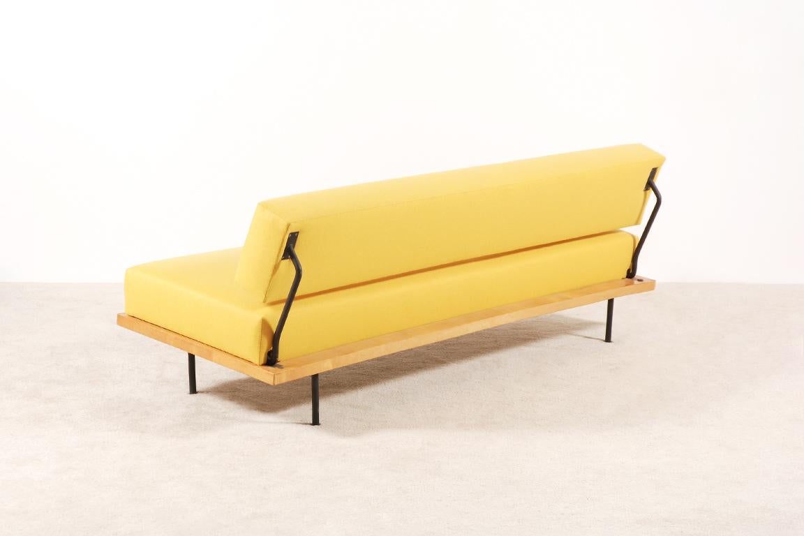 Minimalistisches Tagesbett von Josef Pentenrieder, Umwandelbares Sofa für Hans Kaufeld, 1954 (Deutsch)