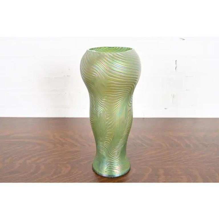 Ceco Vaso in vetro artistico iridescente in stile Art Nouveau di Josef Rindskopf, CIRCA 1890 in vendita