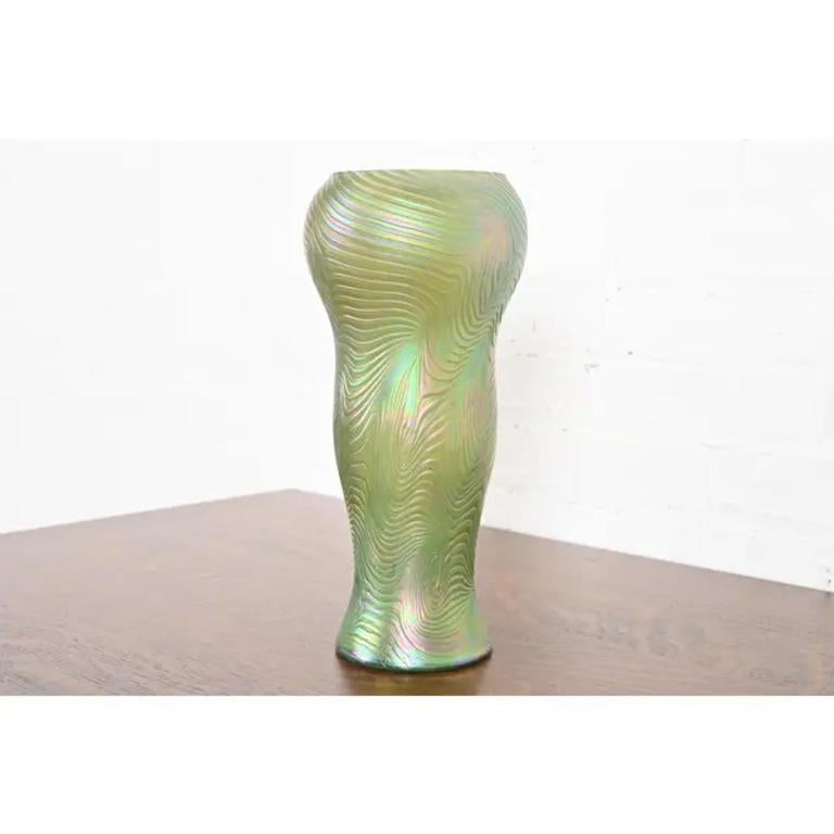 XIX secolo Vaso in vetro artistico iridescente in stile Art Nouveau di Josef Rindskopf, CIRCA 1890 in vendita