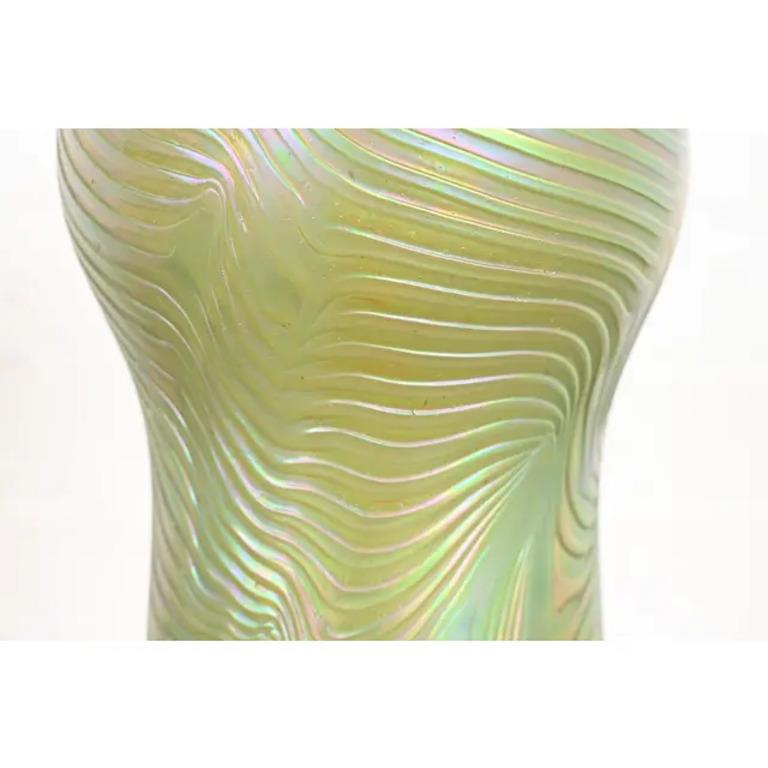 Vaso in vetro artistico iridescente in stile Art Nouveau di Josef Rindskopf, CIRCA 1890 in vendita 2
