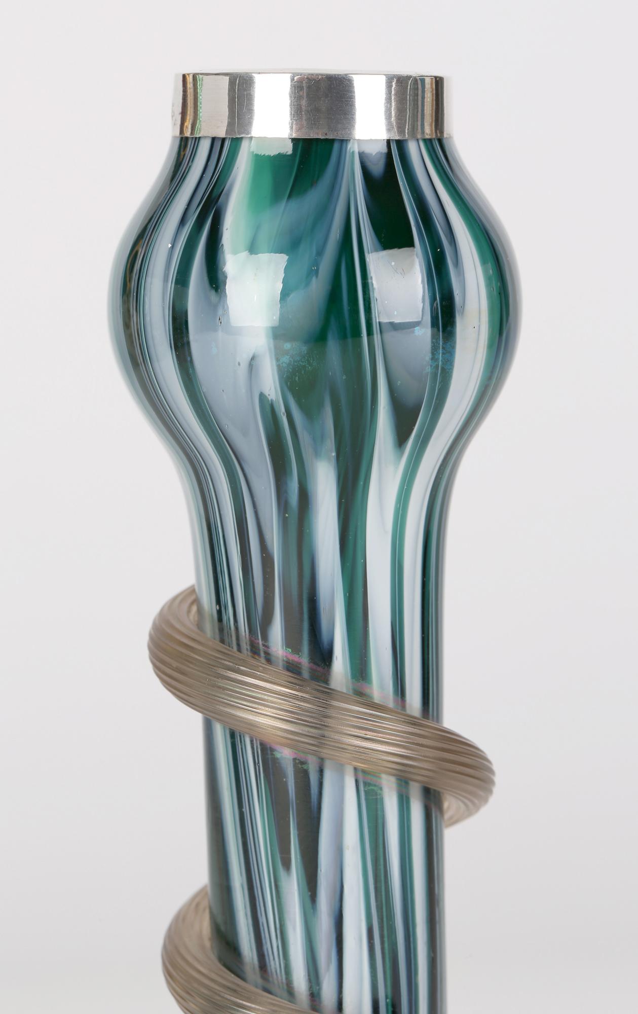 Vase en verre d'art irisé de style Art nouveau autrichien Josef Rindskopf monté sur argent en vente 11