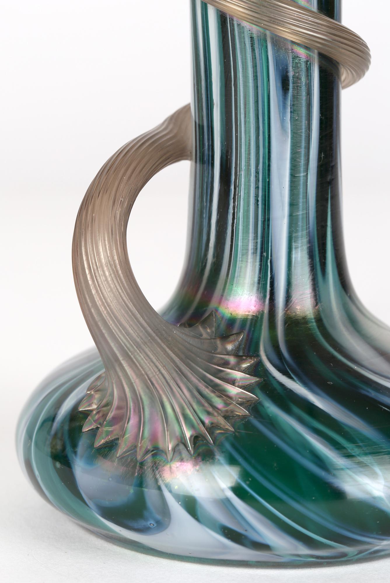 Autrichien Vase en verre d'art irisé de style Art nouveau autrichien Josef Rindskopf monté sur argent en vente