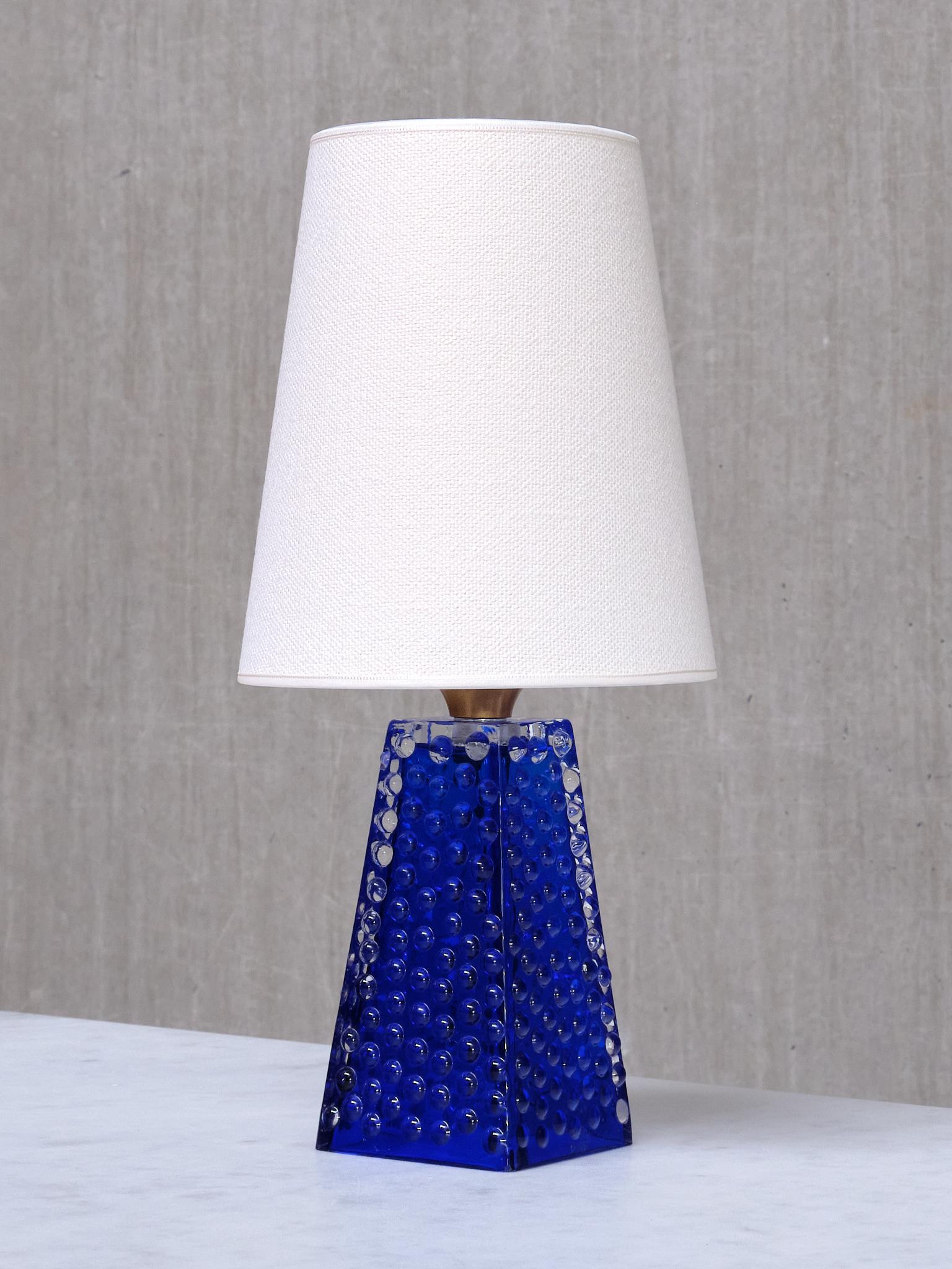 Josef Schott Tischleuchte aus blauem Glas, Smålandshyttans Glasbruk, Schweden, 1960er Jahre im Zustand „Gut“ im Angebot in The Hague, NL