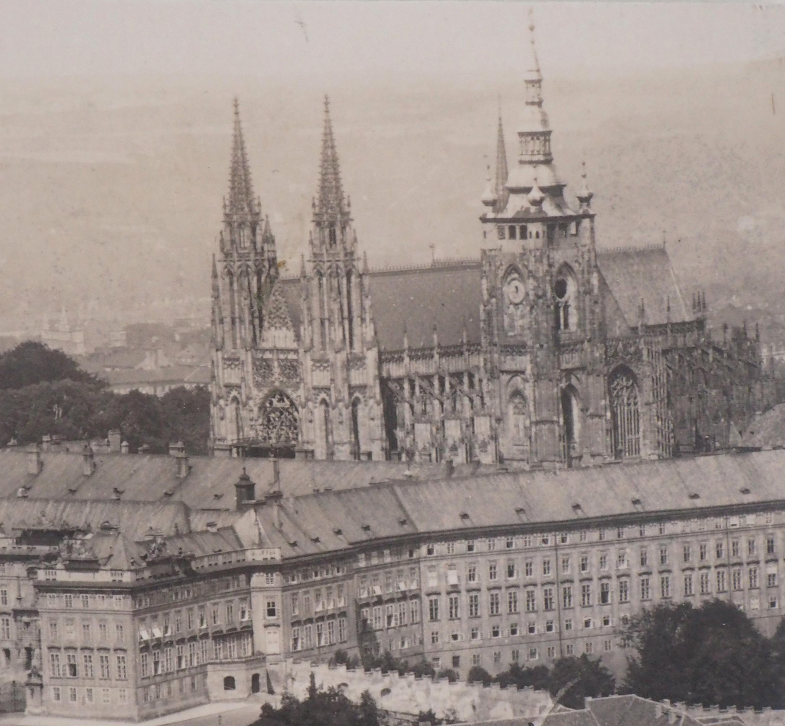Josef Sudek
Prague Castle

Original gelatin silver photography
10 x 8.5 cm (c. 3.9 x 3.1 in)
Authenticated on the back by the workshop stamp (see picture)

Excellent condition