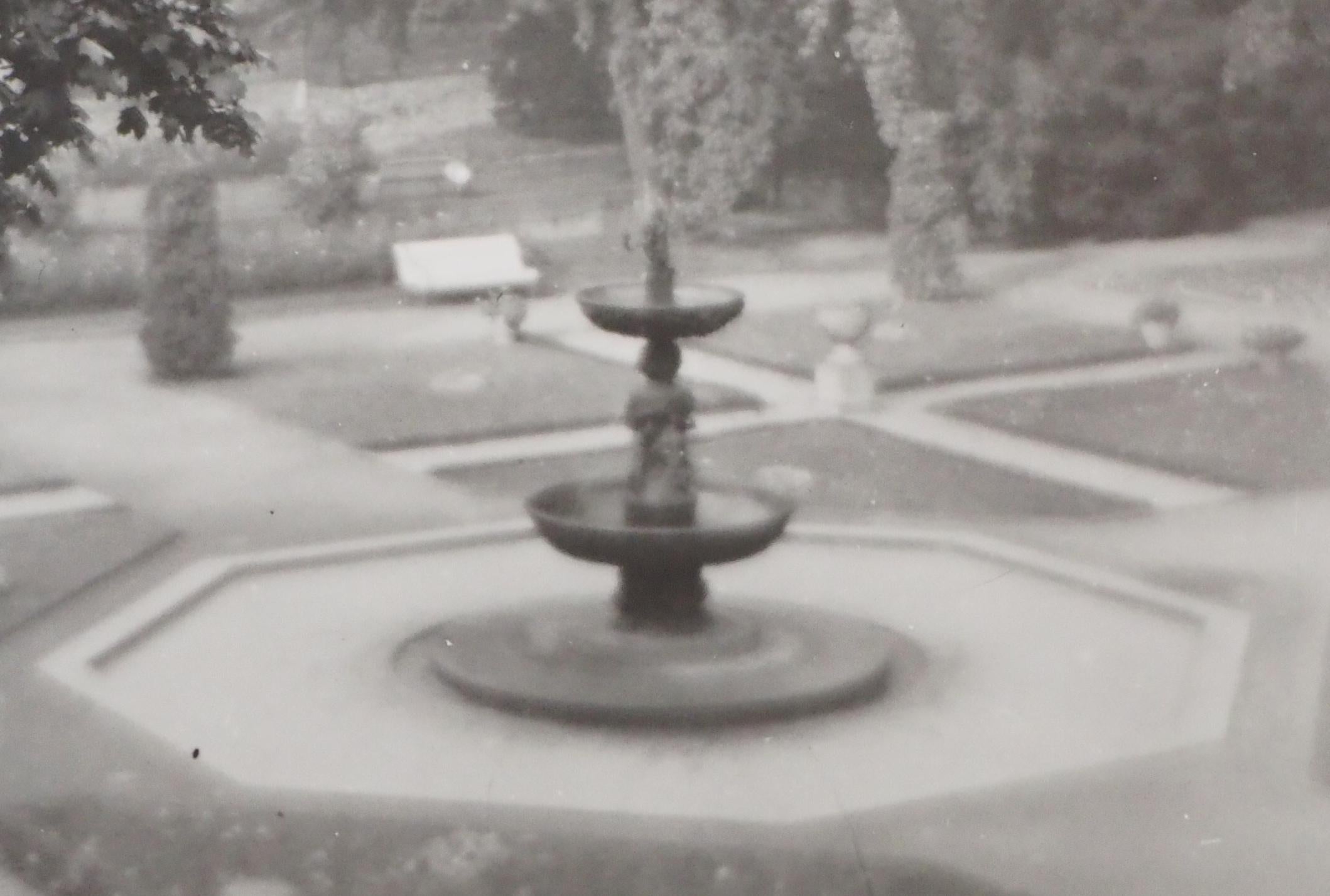 Prague : Royal Garden - Original Gelatin Silver Photograph, 1969 For Sale 1
