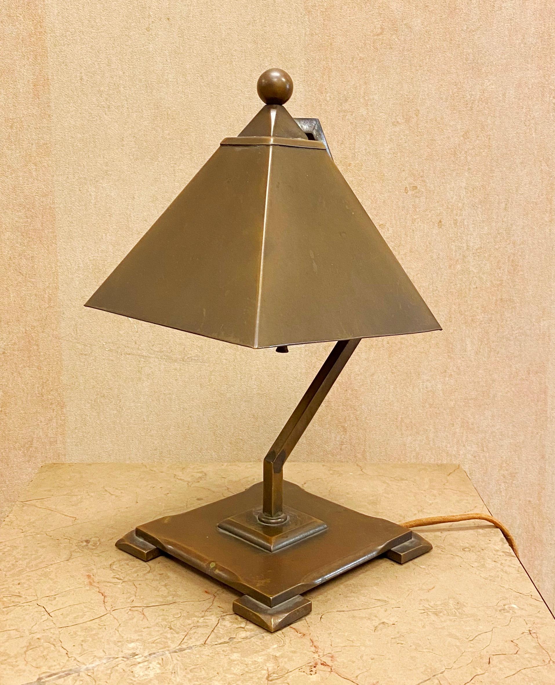 Josef Urban (Austrian-American designer)  Art Deco period rare diminutive desk lamp with pyramidal bronze shade, circa 1910.
