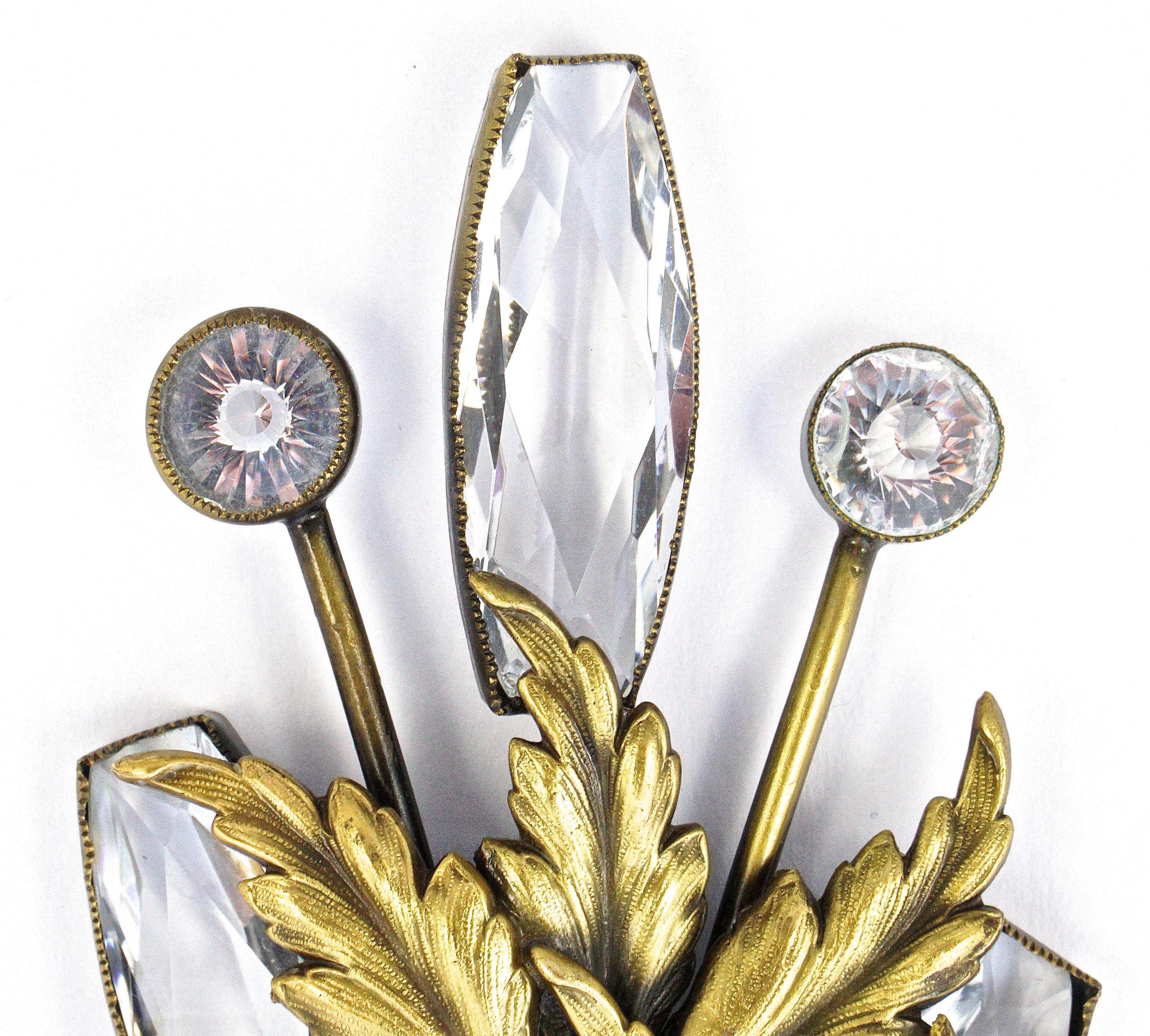 Femenino o masculino Joseff of Hollywood Broche y pendientes de clip de cristal transparente bañados en oro Años 50 en venta