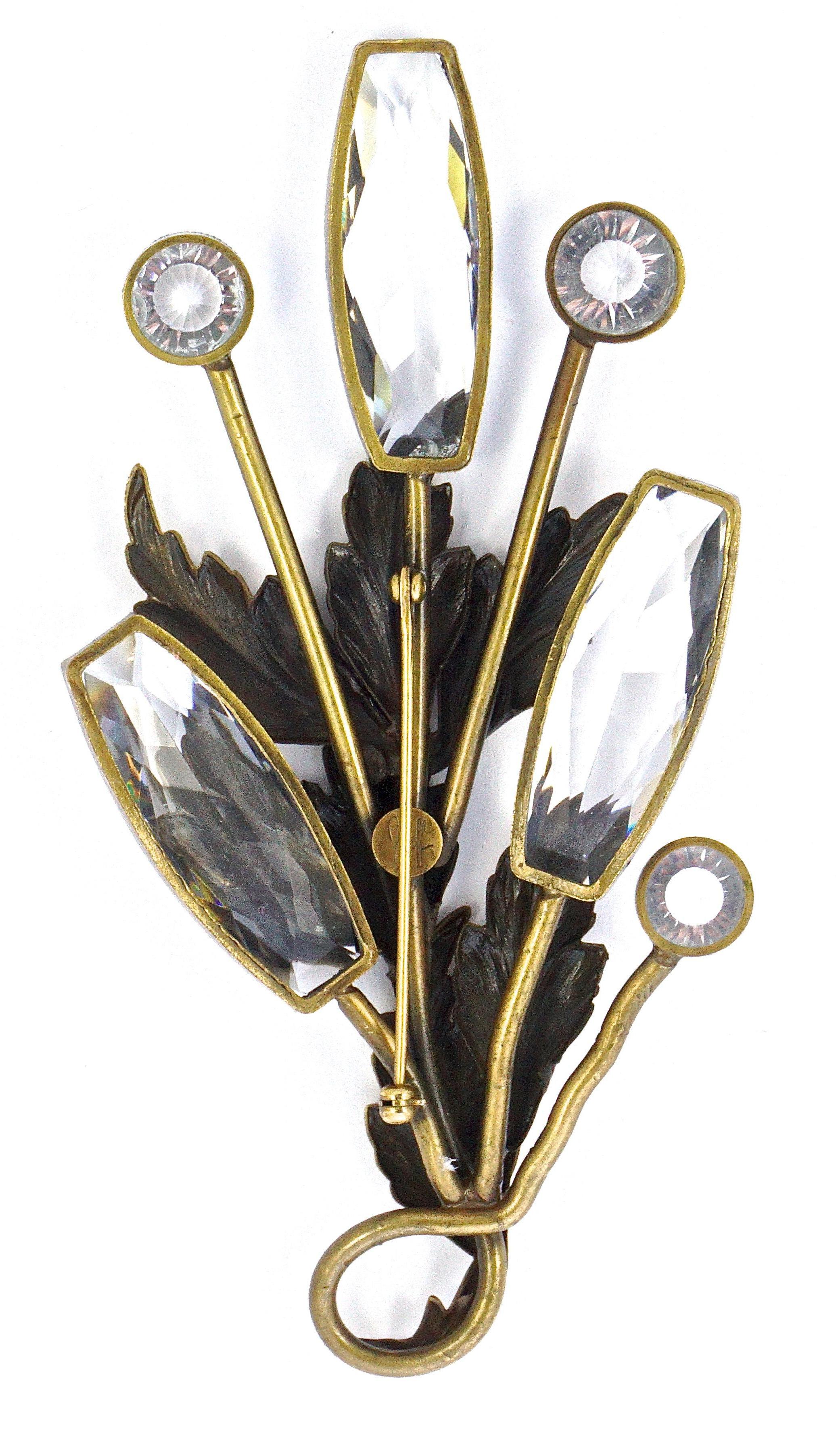 Joseff of Hollywood 1950s Gold Plated Clear Crystal Brooch and Clip On Earrings In Good Condition For Sale In London, GB