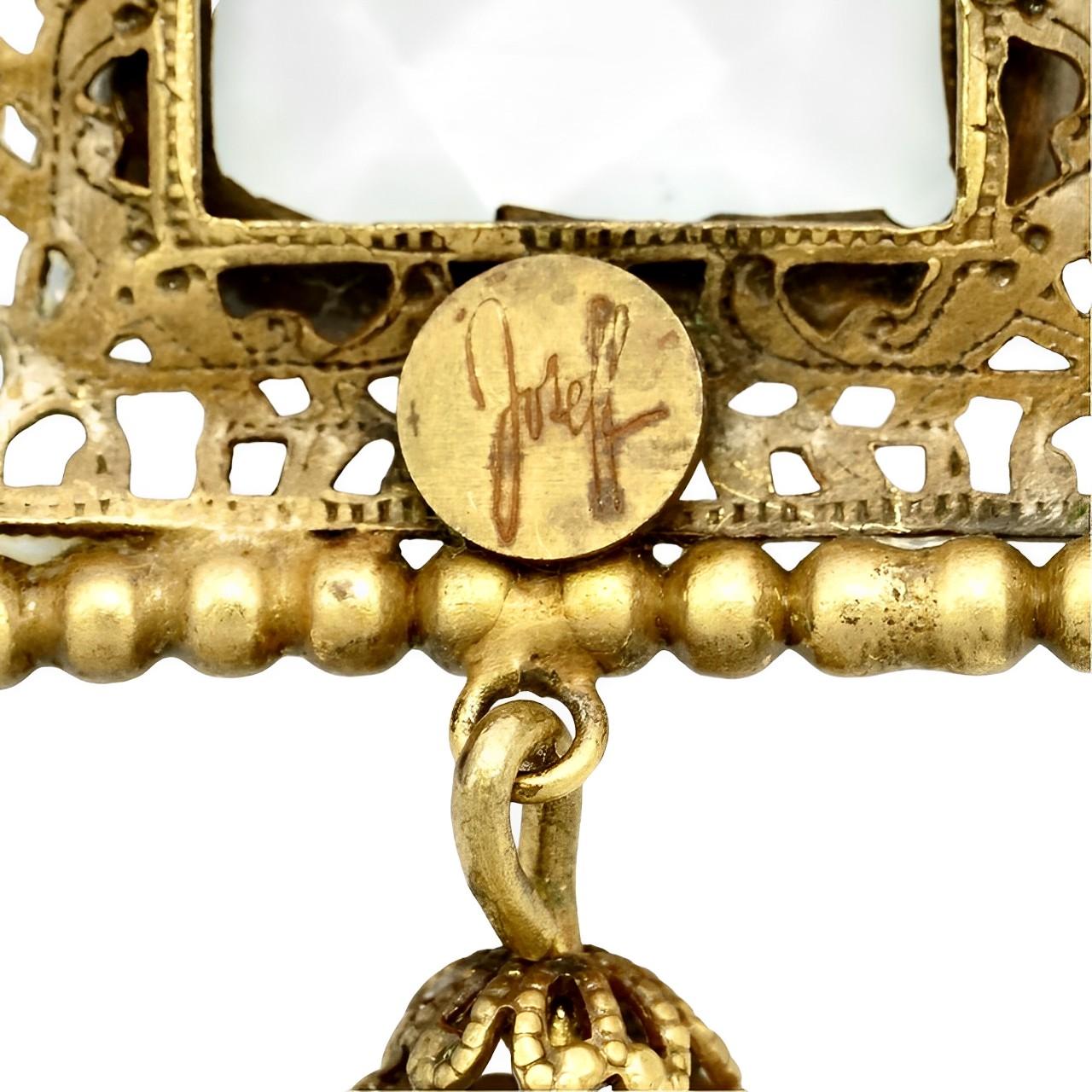 Joseff of Hollywood Collar con Cruz de Cristal Transparente Chapado en Oro Años 30 en venta 1