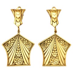Joseff of Hollywood, orecchini a clip floreali placcati in oro, circa anni '40