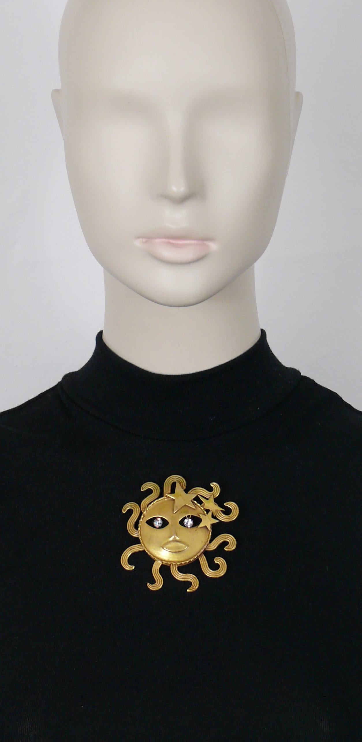 JOSEFF OF HOLLYWOOD vintage antiqued gold toned brooch 