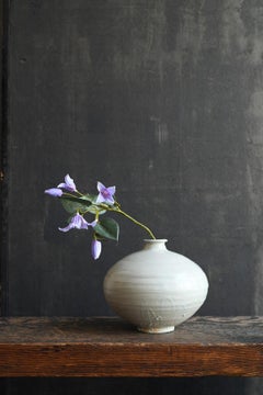 Joseon Dynasty white porcelain jar / 15th-16th century / excavated flower vase