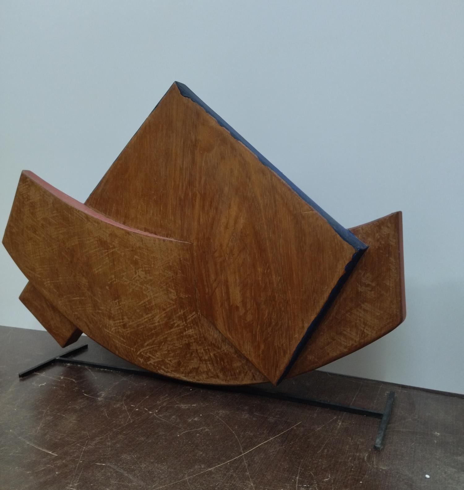 Josep Maria Codina Corona Abstract Sculpture –  Codina Corona. 42 Boot   la barca  Originale realistische Holzskulptur –