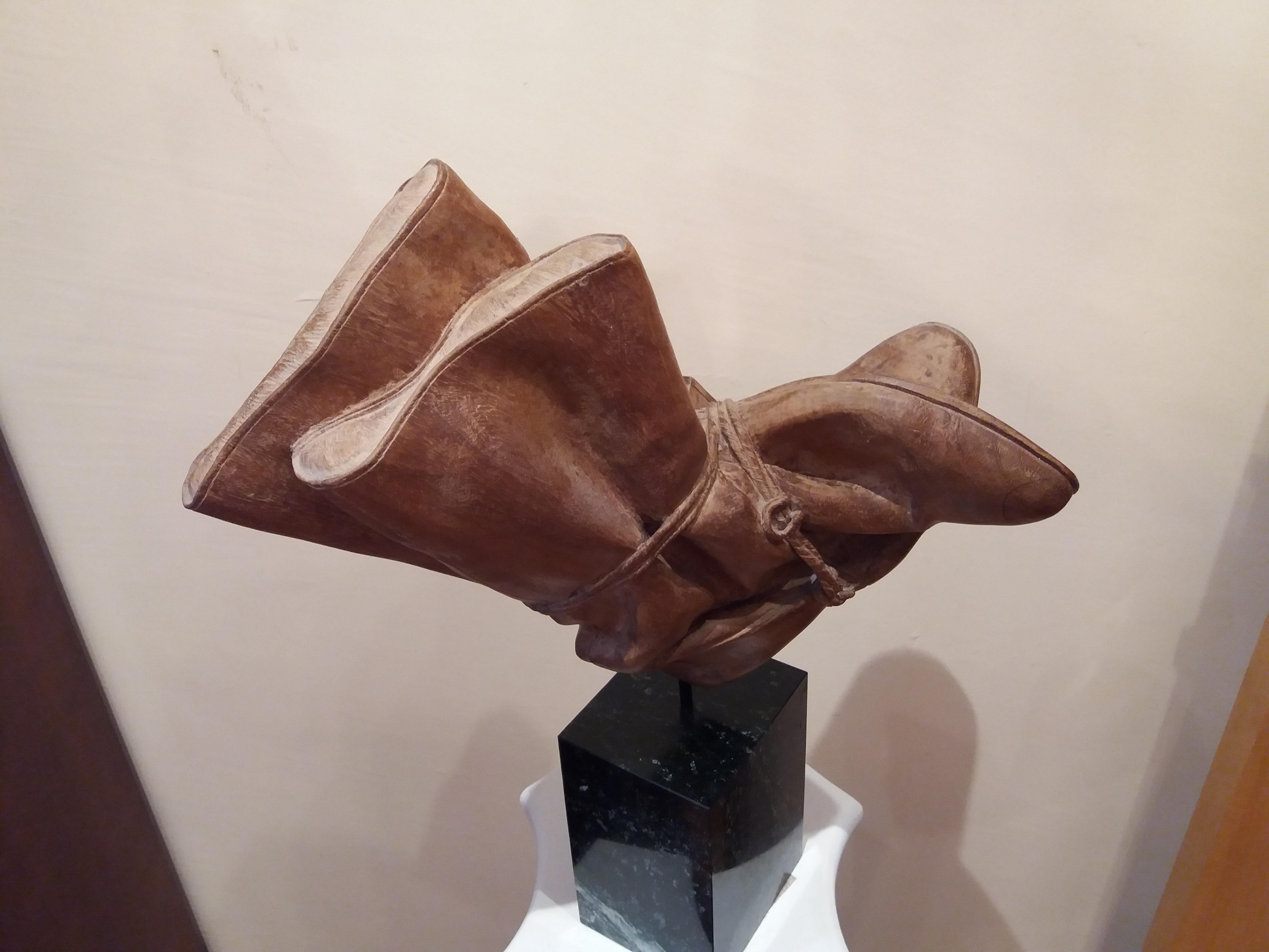 Codina Corona  BOTAS  Boots original wood sculpture 1990 - Brown Figurative Sculpture by Josep Maria Codina Corona