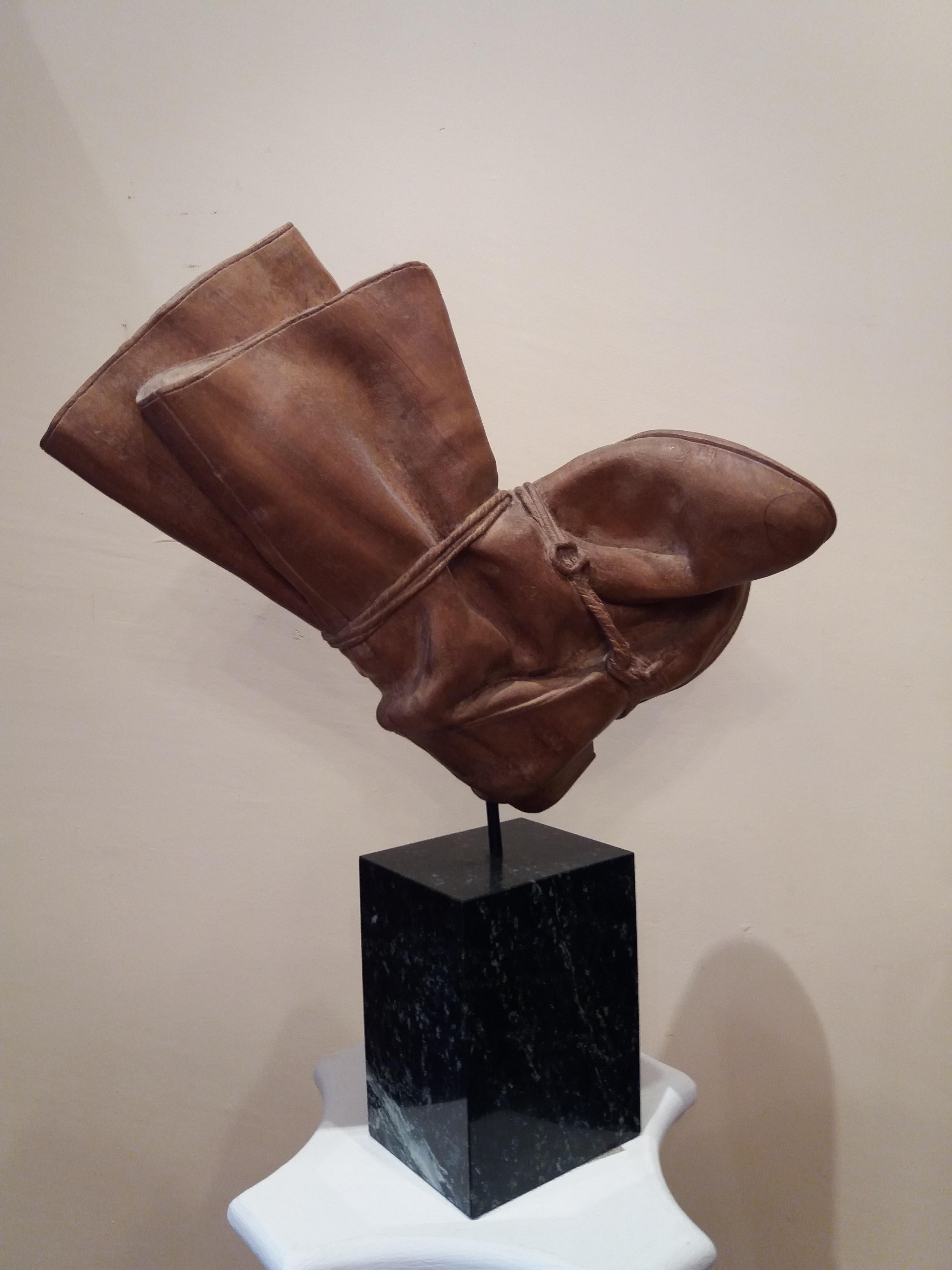 Josep Maria Codina Corona Figurative Sculpture - Codina Corona  BOTAS  Boots original wood sculpture 1990