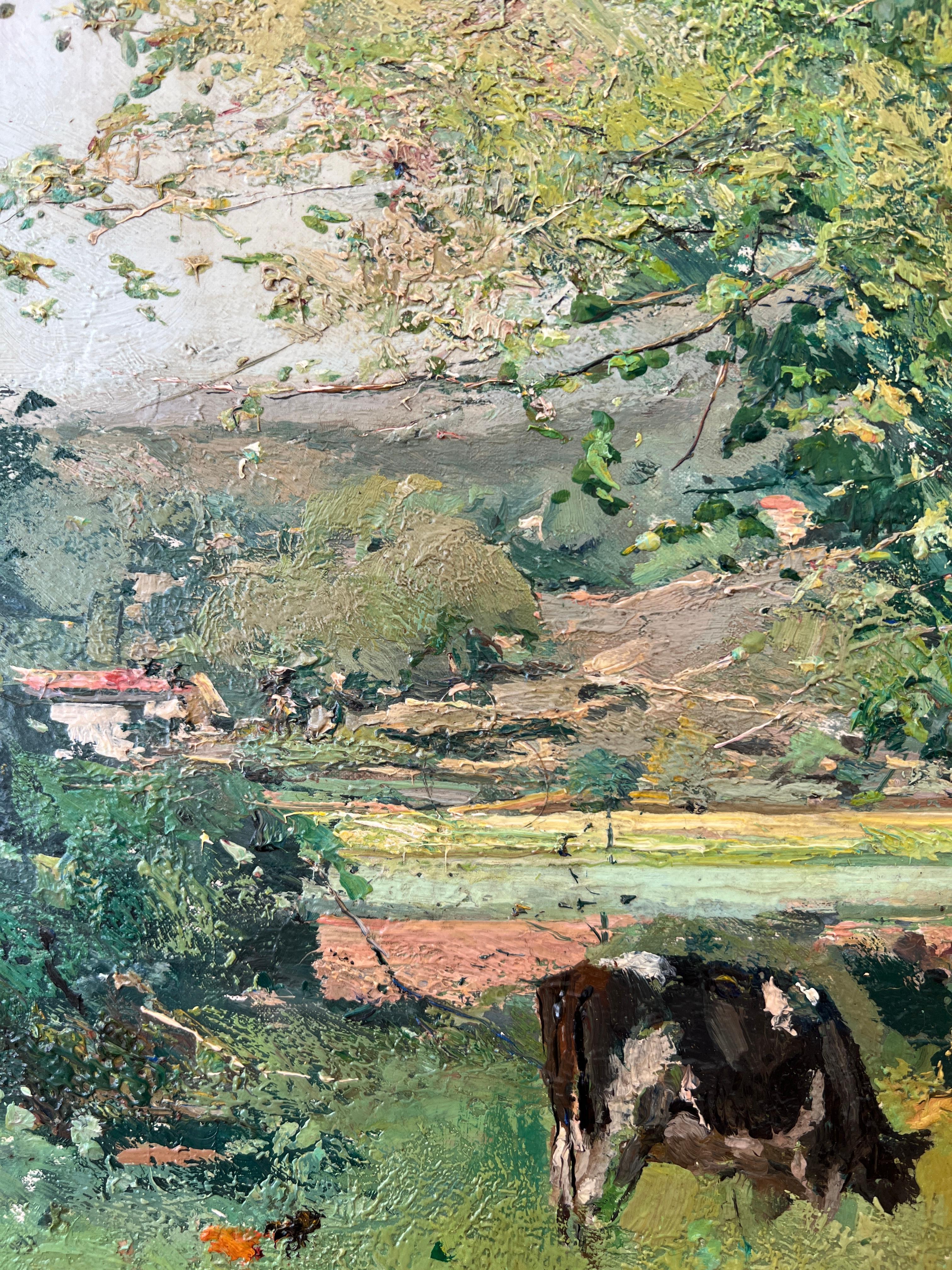Lavori su tela

Questo dipinto di Josep Maria Mallol Suazo (1910-1986) raffigura una vivace scena di campagna, immersa in una luce calda. In primo piano, un grande albero frondoso domina la composizione, proiettando una leggera ombra su una strada