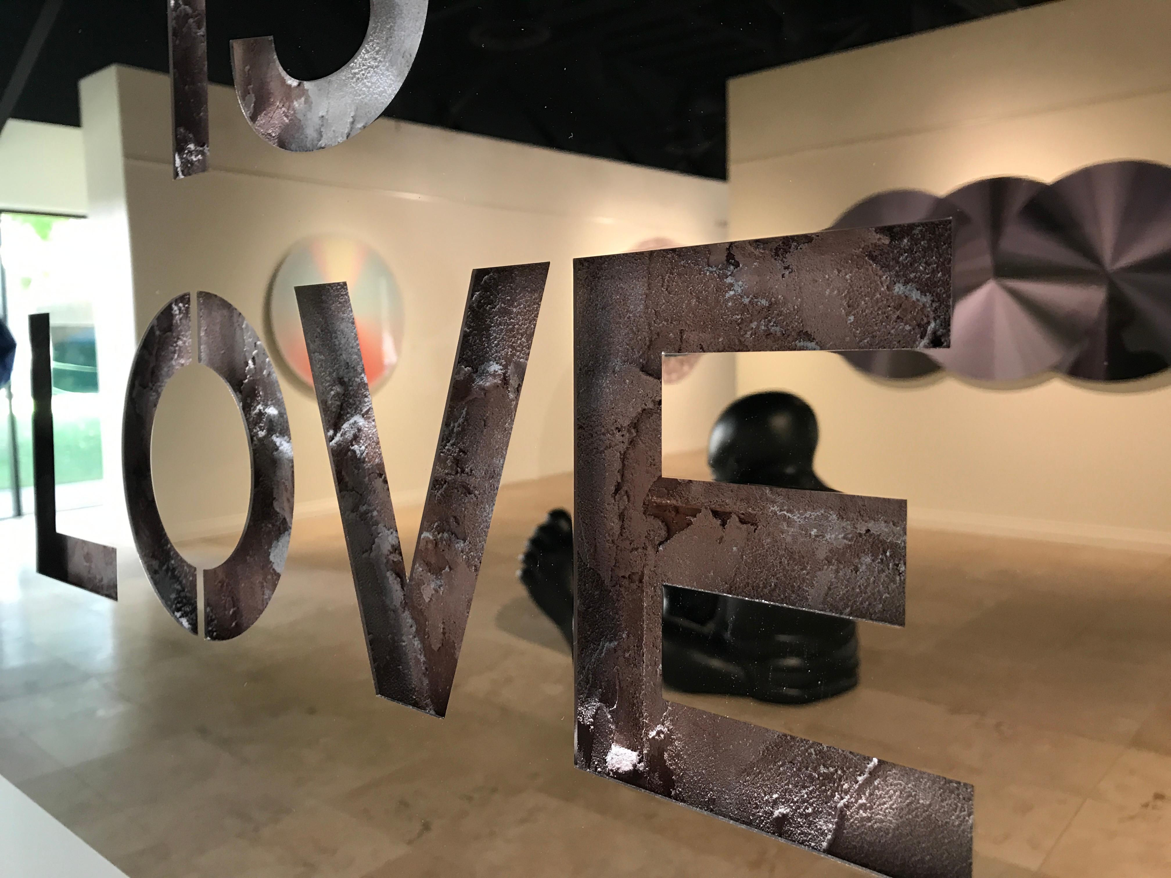 All You Need Is Love - œuvre d'art de Joseph, miroir doré 4