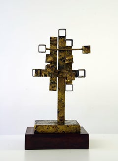 Escultura abstracta de latón de Joseph A. Burlini, fechada en 1967