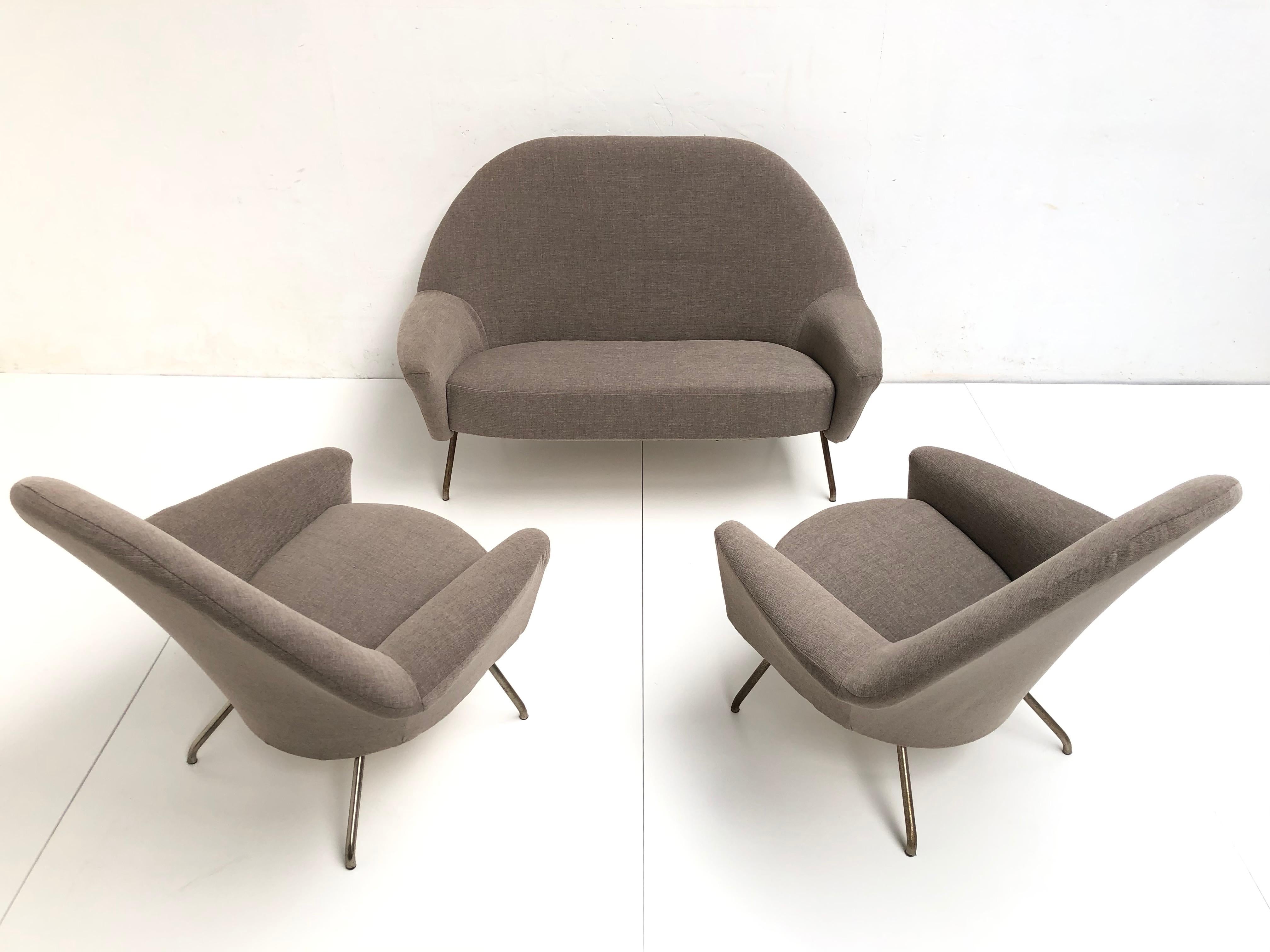 Mid-20th Century J.A Motte '770' lounge set comprising pair lounge chairs & sofa, 1958, Restored