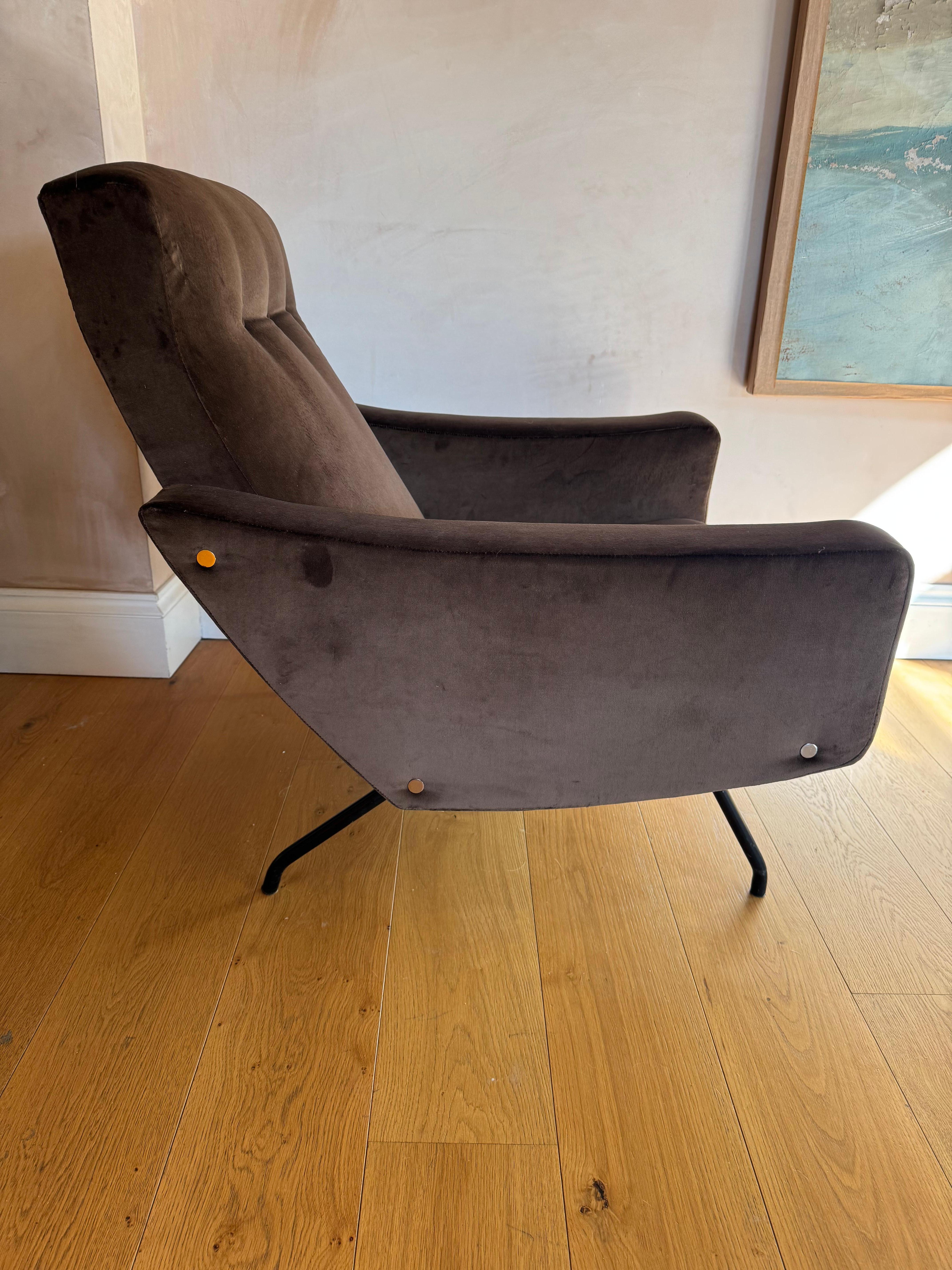 Sillón Joseph- Andre Motte Galion fabricado por Steiner Metal en venta