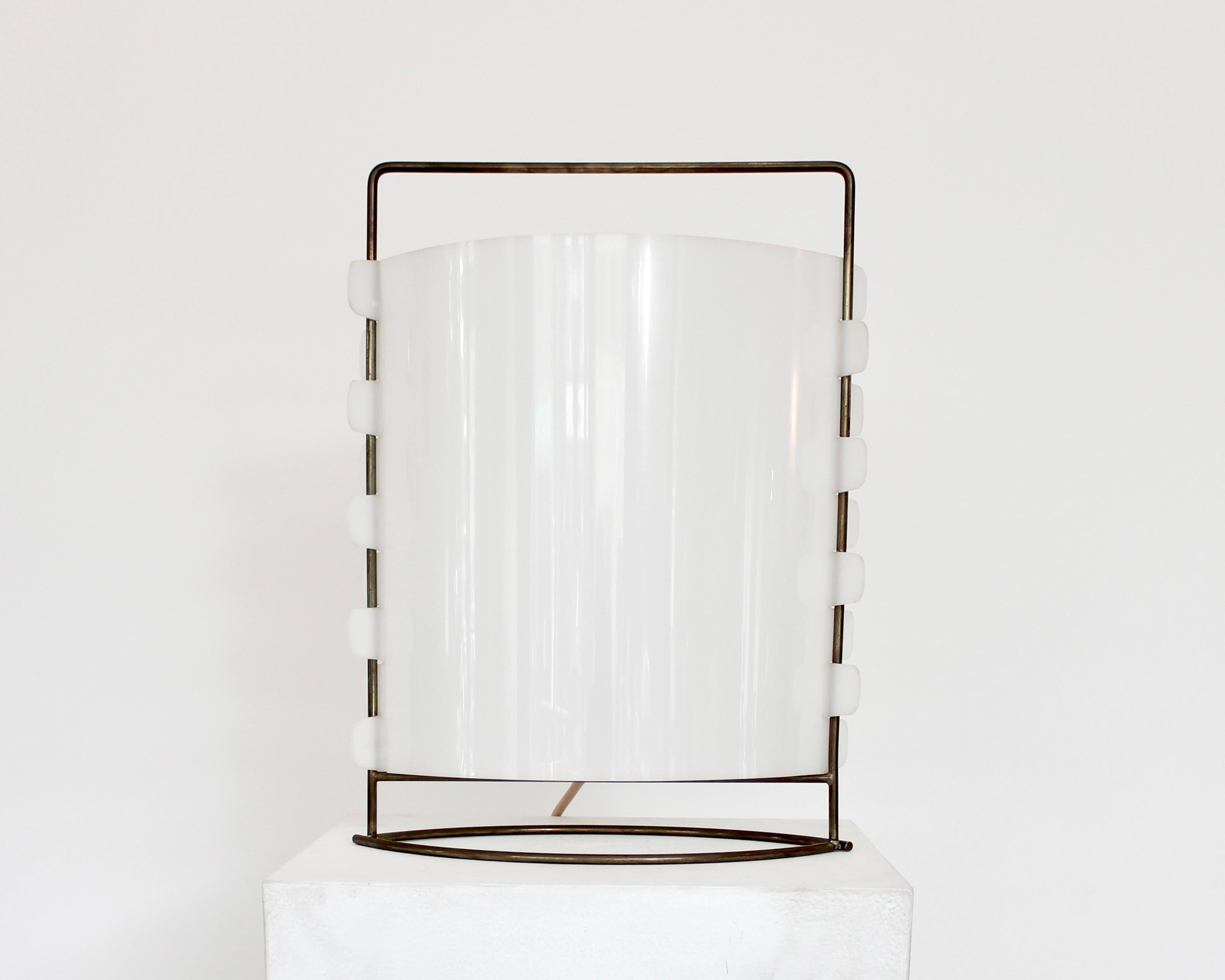 Joseph Andre Motte M5 Model Tischlampe Entworfen c1958 Herausgegeben von Disderot (Moderne der Mitte des Jahrhunderts) im Angebot