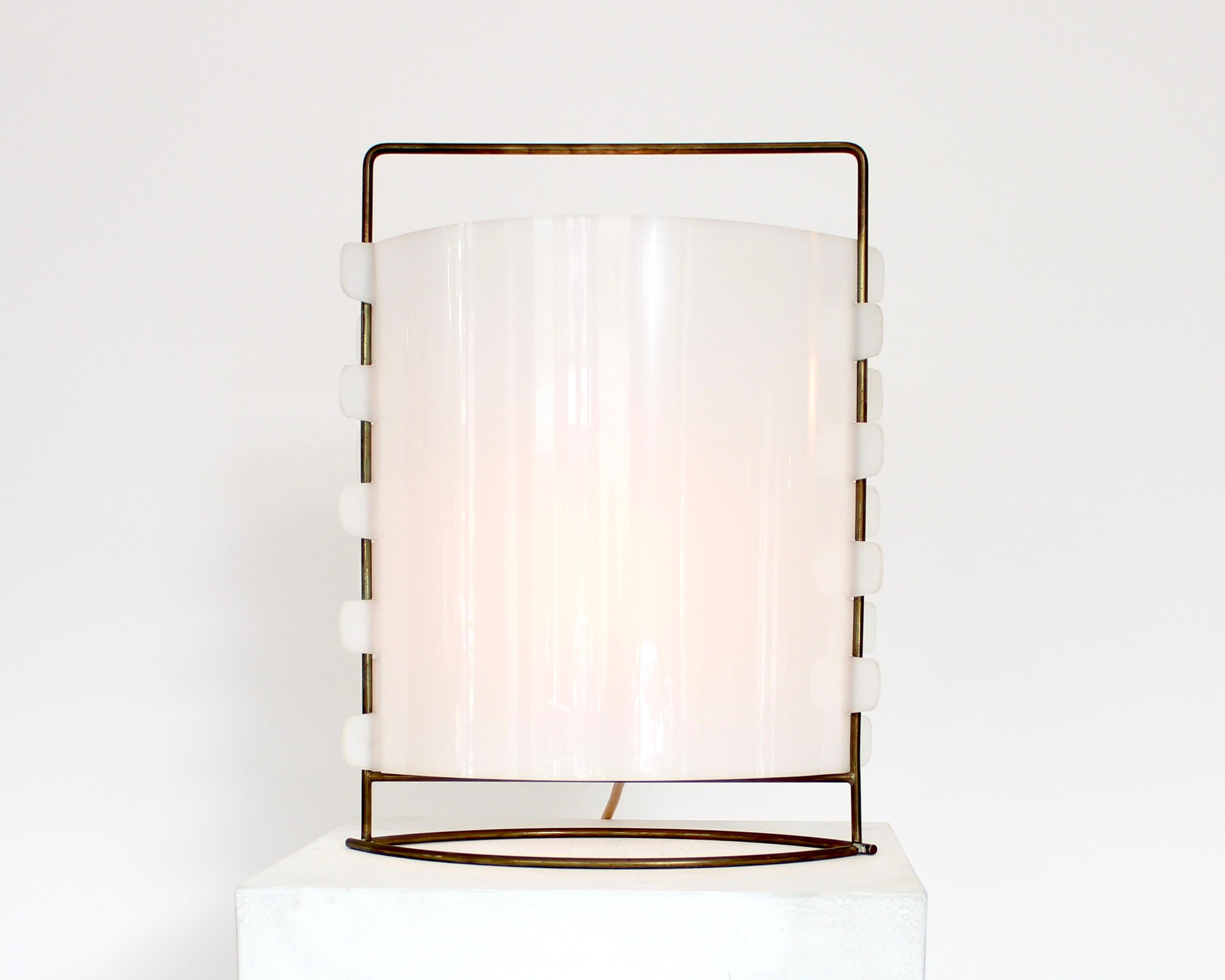 Joseph Andre Motte M5 Model Tischlampe Entworfen c1958 Herausgegeben von Disderot im Zustand „Gut“ im Angebot in Chicago, IL